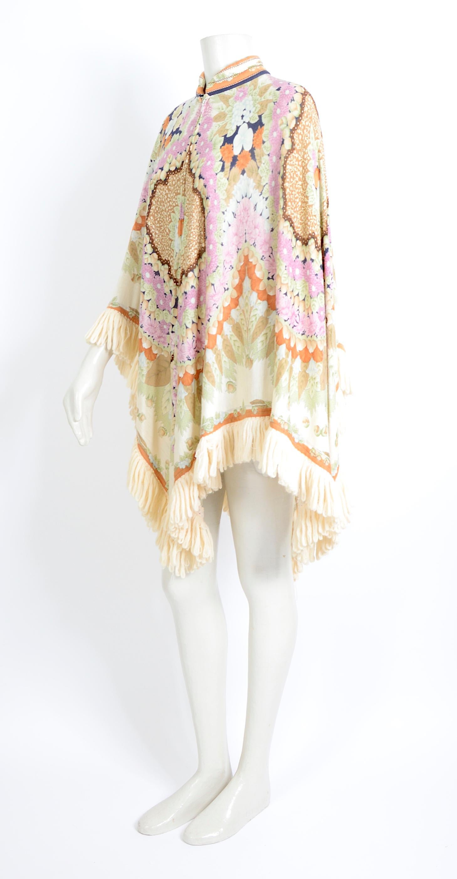 Leonard Paris vintage 1970s signed floral print silk & wool mix fringed poncho In Good Condition In Antwerpen, Vlaams Gewest