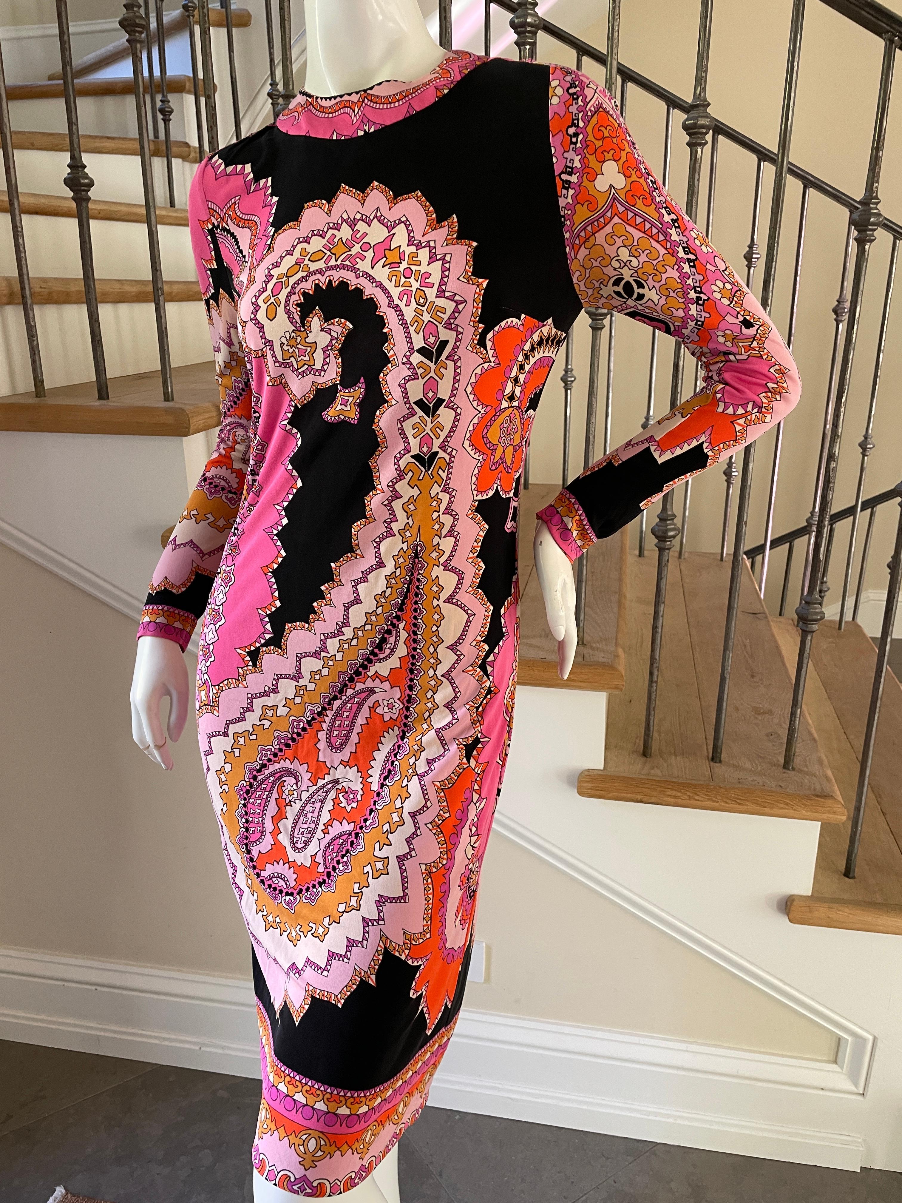 
Leonard Paris Vintage 70's Pink Paisley Print Silk Jersey Dress 
So pretty, please use the zoom lens to see details.

Leonard Paris was a contemporary of Pucci, both houses creating brilliant 60's patterns on silk jersey.
Both were very expensive,