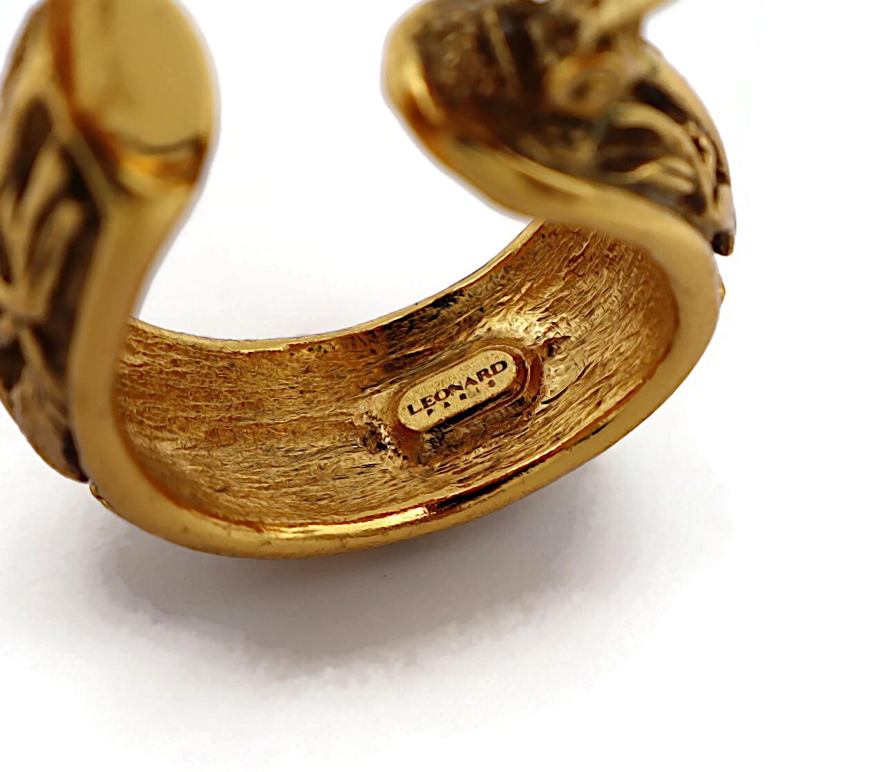 LEONARD Paris Vintage Gold Tone Floral Hoop Earrings im Angebot 8
