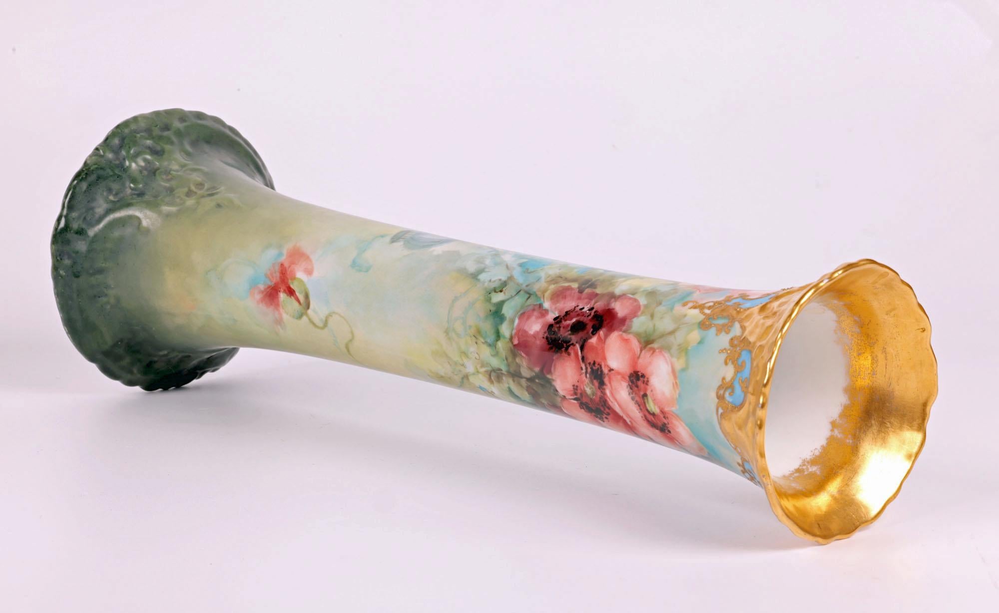 Peint à la main Vase en porcelaine à fleurs peint à la main, Leonard Vienna, Art Nouveau en vente