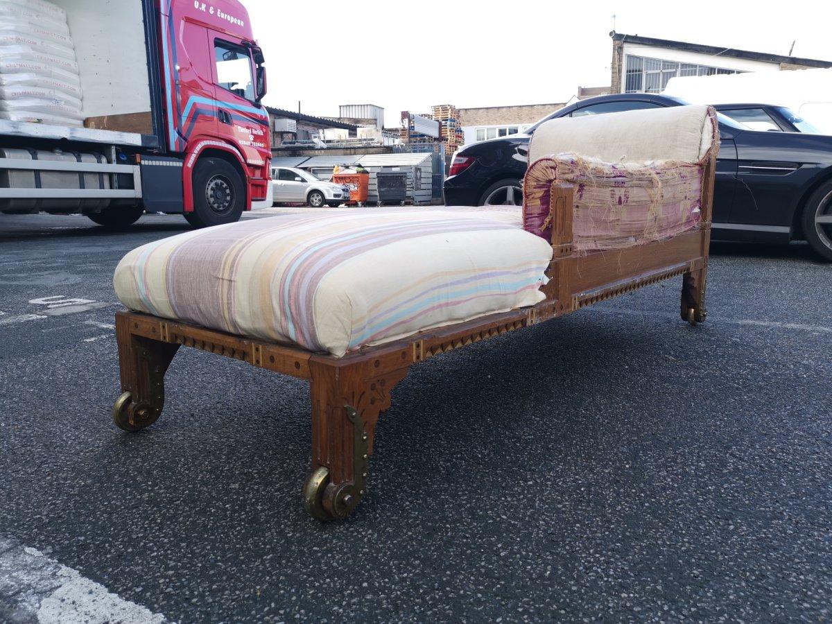 Leonard William Collmann, an Exhibition Quality Gothic Revival Oak Chaise Lounge For Sale 5