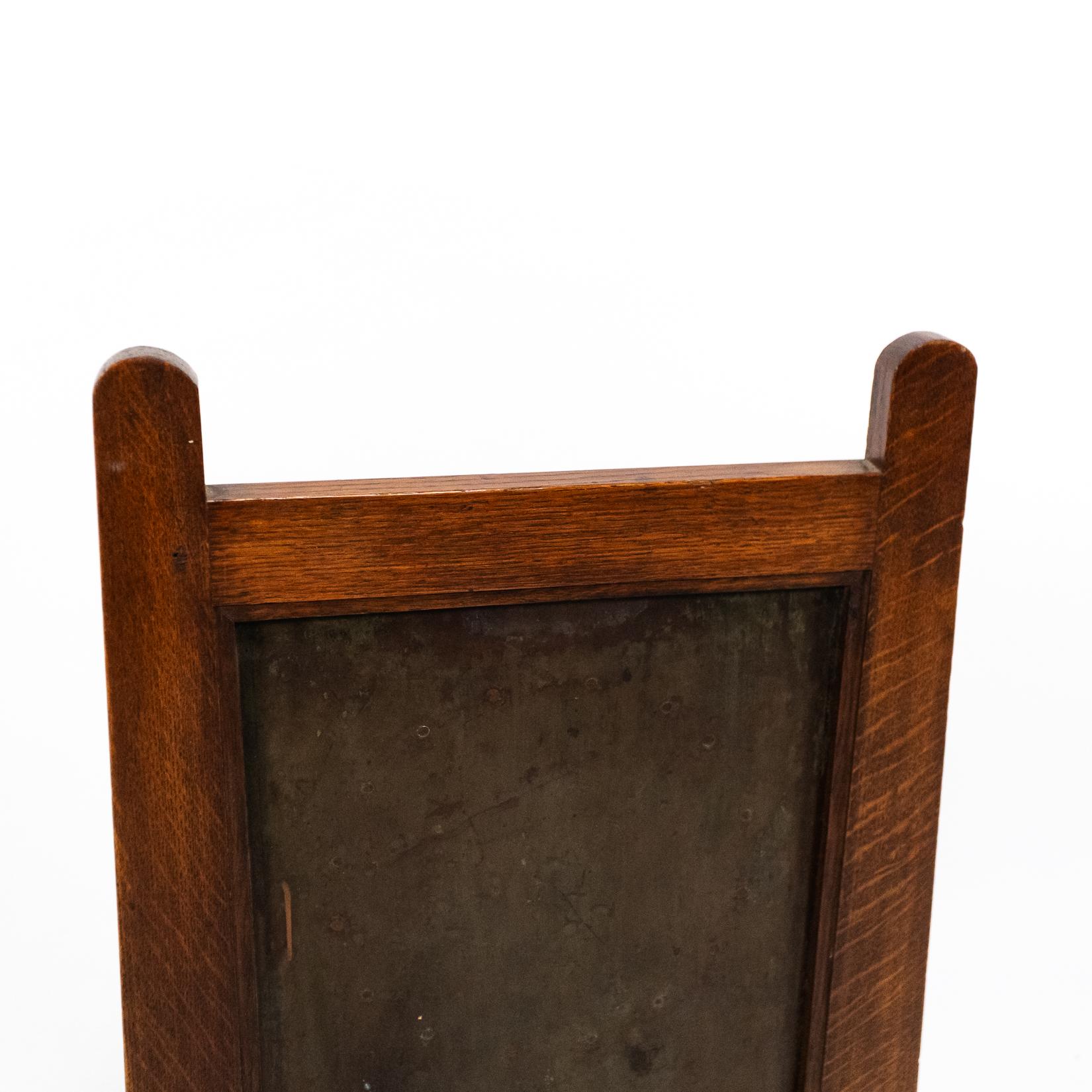 Leonard Wyburd, attri. Un raro parafuoco in Oak di Liberty & Co. in vendita 8