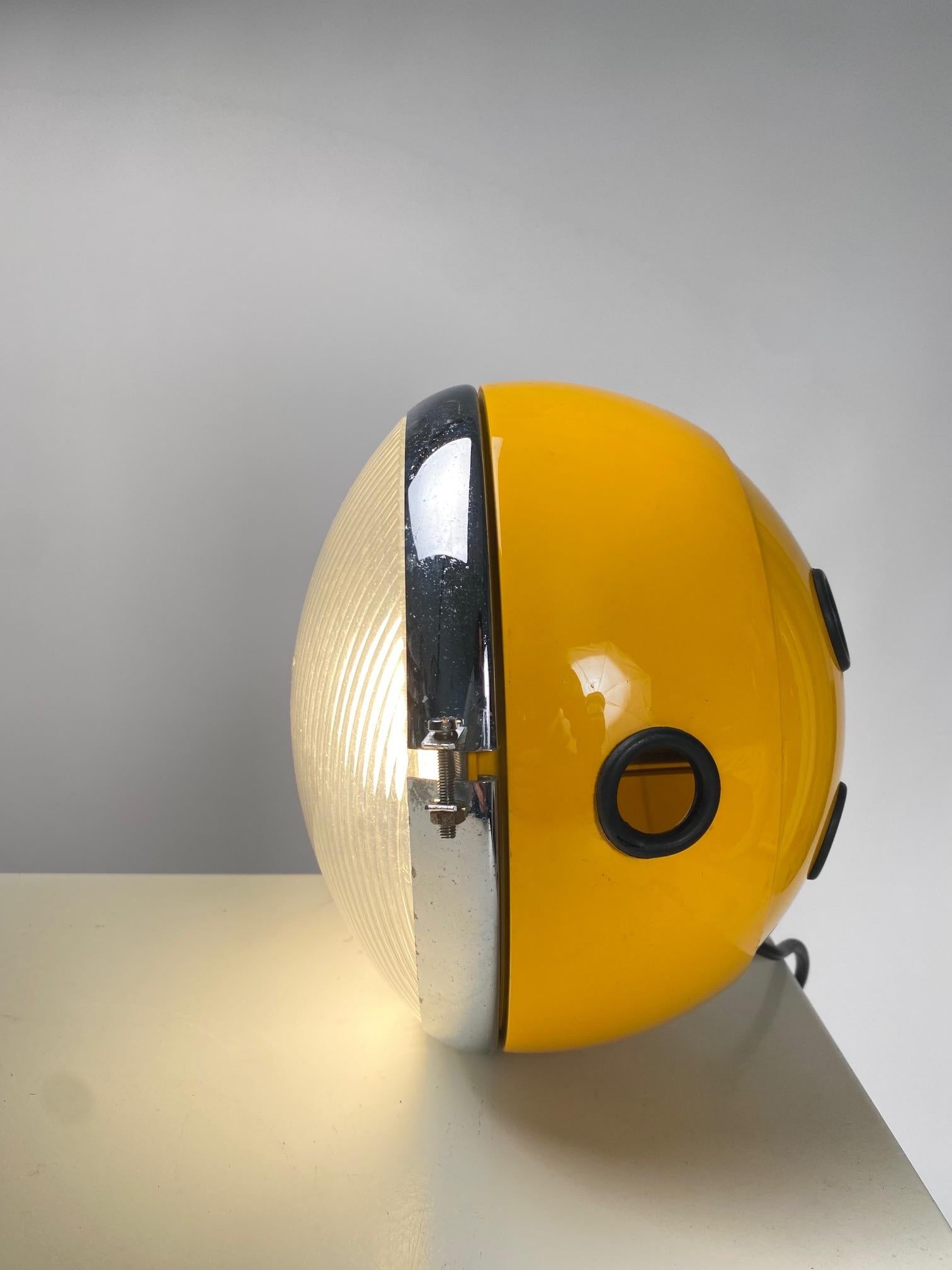 Leonardi & Stagi 'Bowling' Tischlampe für Lumeform, Italien 1960er Jahre (Mitte des 20. Jahrhunderts) im Angebot
