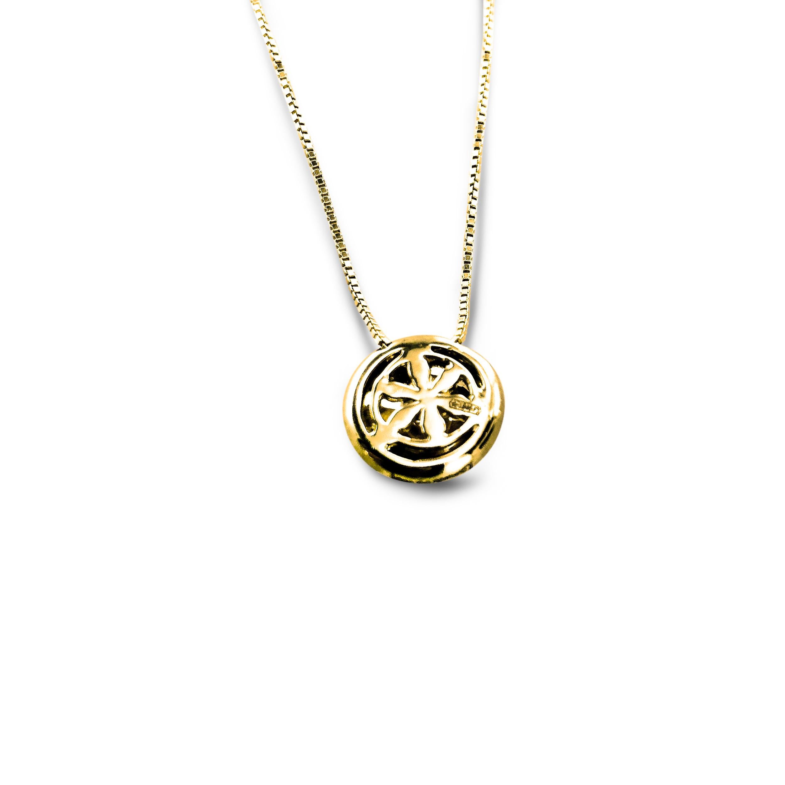 This yellow Gold 18Kt Caterina necklace, was designed and inspired by Leonardo da Vinci's architectural drawings.

The circular pendant is decorated with one white Gold star in the centre and his internationally patented Leonardo da Vinci Cut