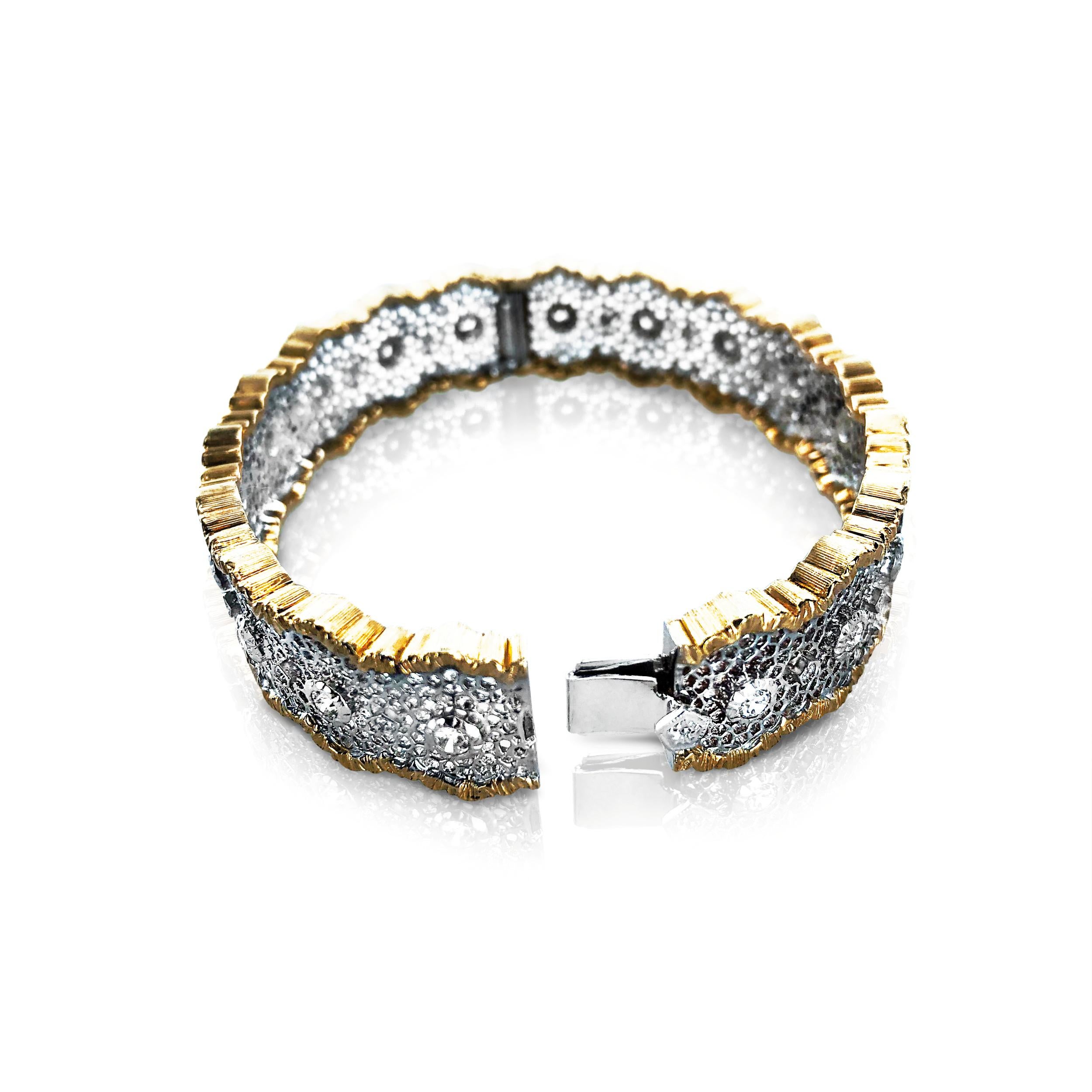 This 1.48 carats of diamonds Cecilia bangle is set in 18kt white and yellow Gold. 
It was designed and inspired by Leonardo da Vinci's architectural drawings and is sprinkled with the internationally patented Leonardo da Vinci Cut diamond. 

The