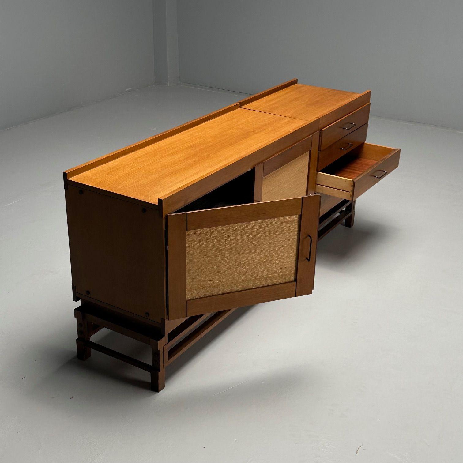 Leonardo Fiori, Italian Mid-Century Modern, Buffet, Wengé, Seagrass, 1950s en vente 3