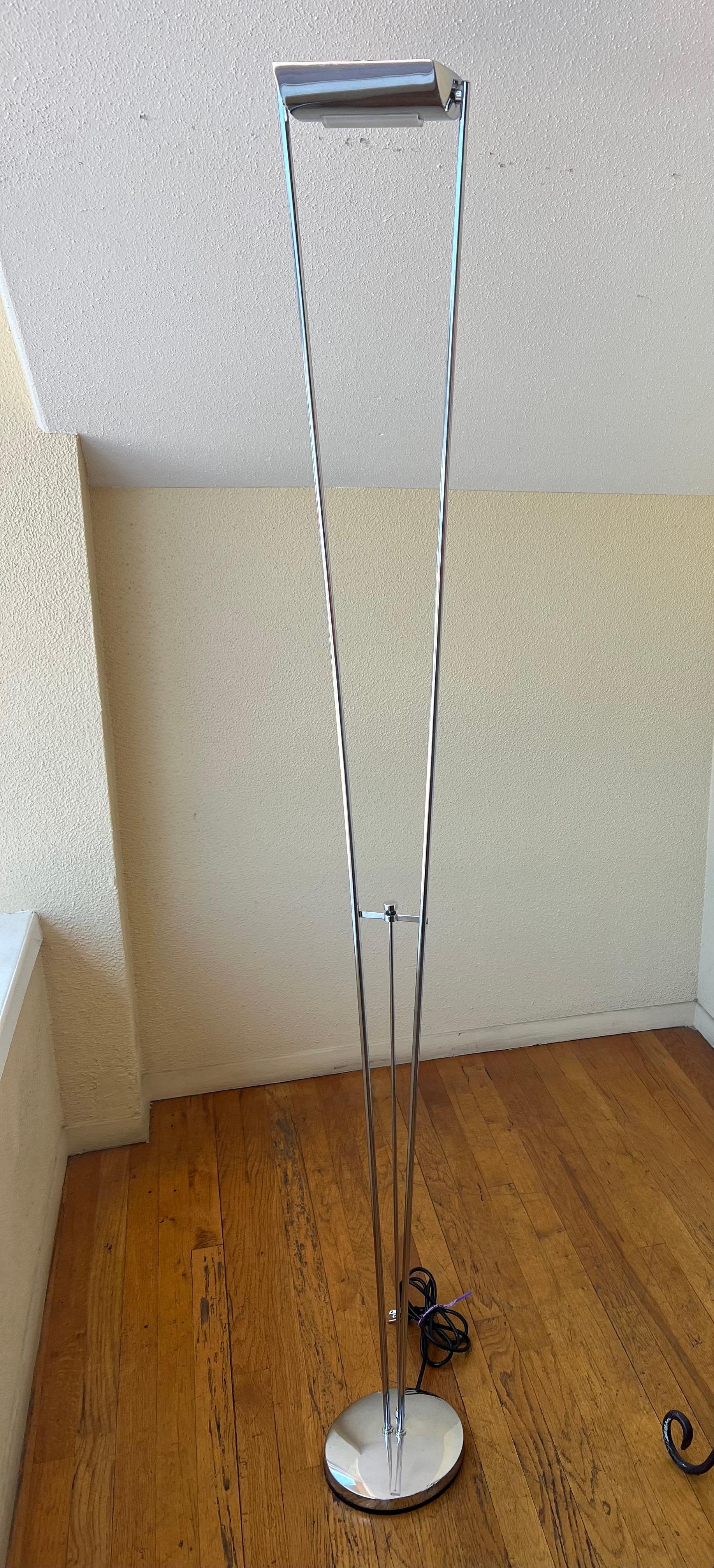 Postmoderne Leonardo Marelli pour Estiluz Paire de lampadaires torchères post-modernes en vente