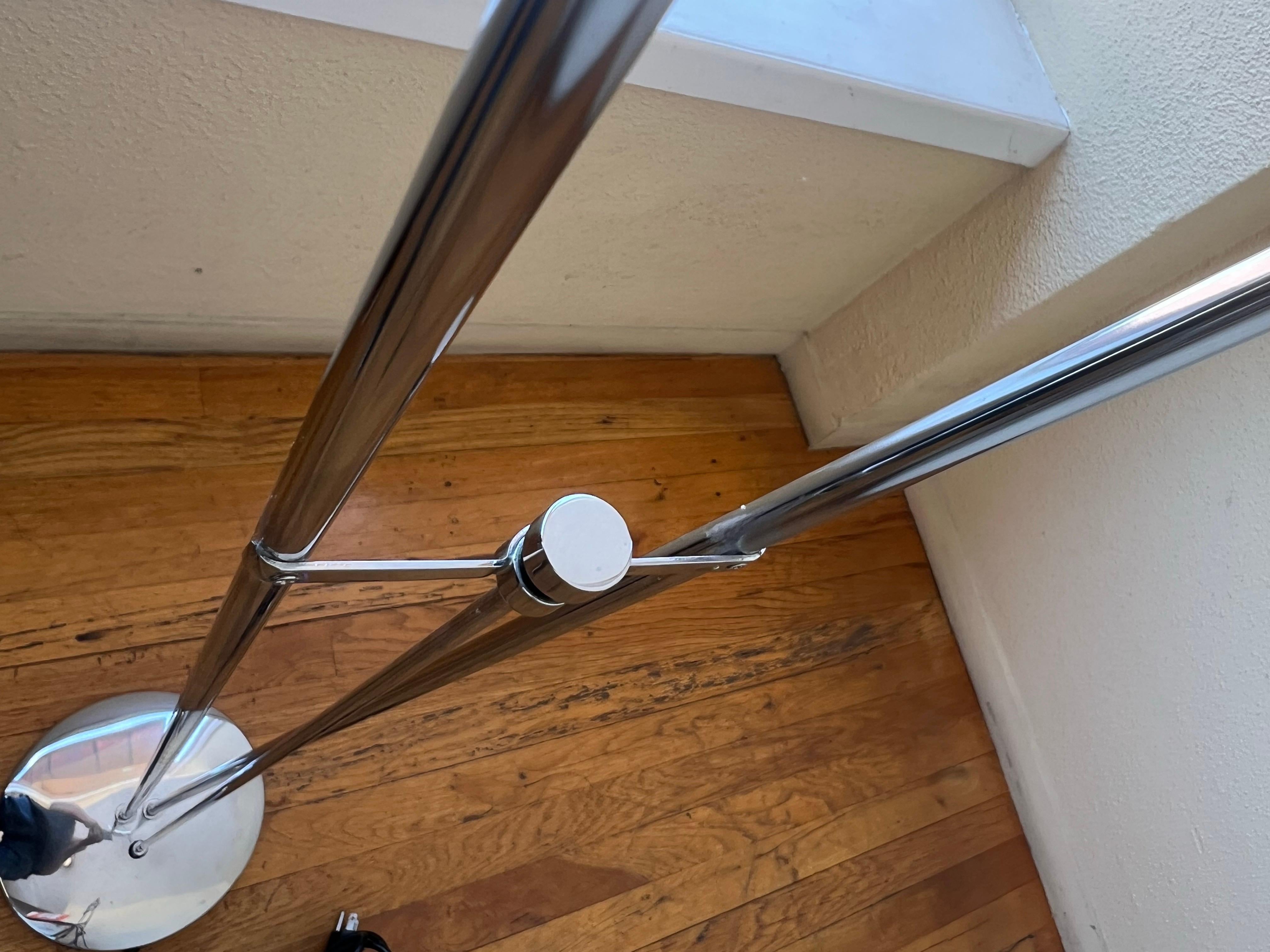 Espagnol Leonardo Marelli pour Estiluz Paire de lampadaires torchères post-modernes en vente