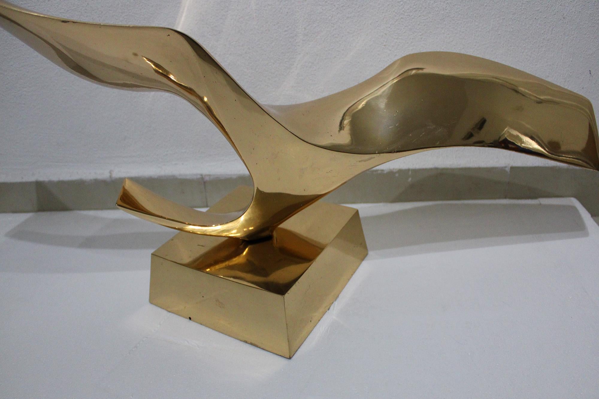Bird in Flight - Sculpture by Leonardo Nierman