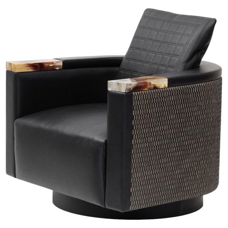 Leonia Armchair in Leather with Armrests in Corno Italiano, Mod. 4408 For Sale