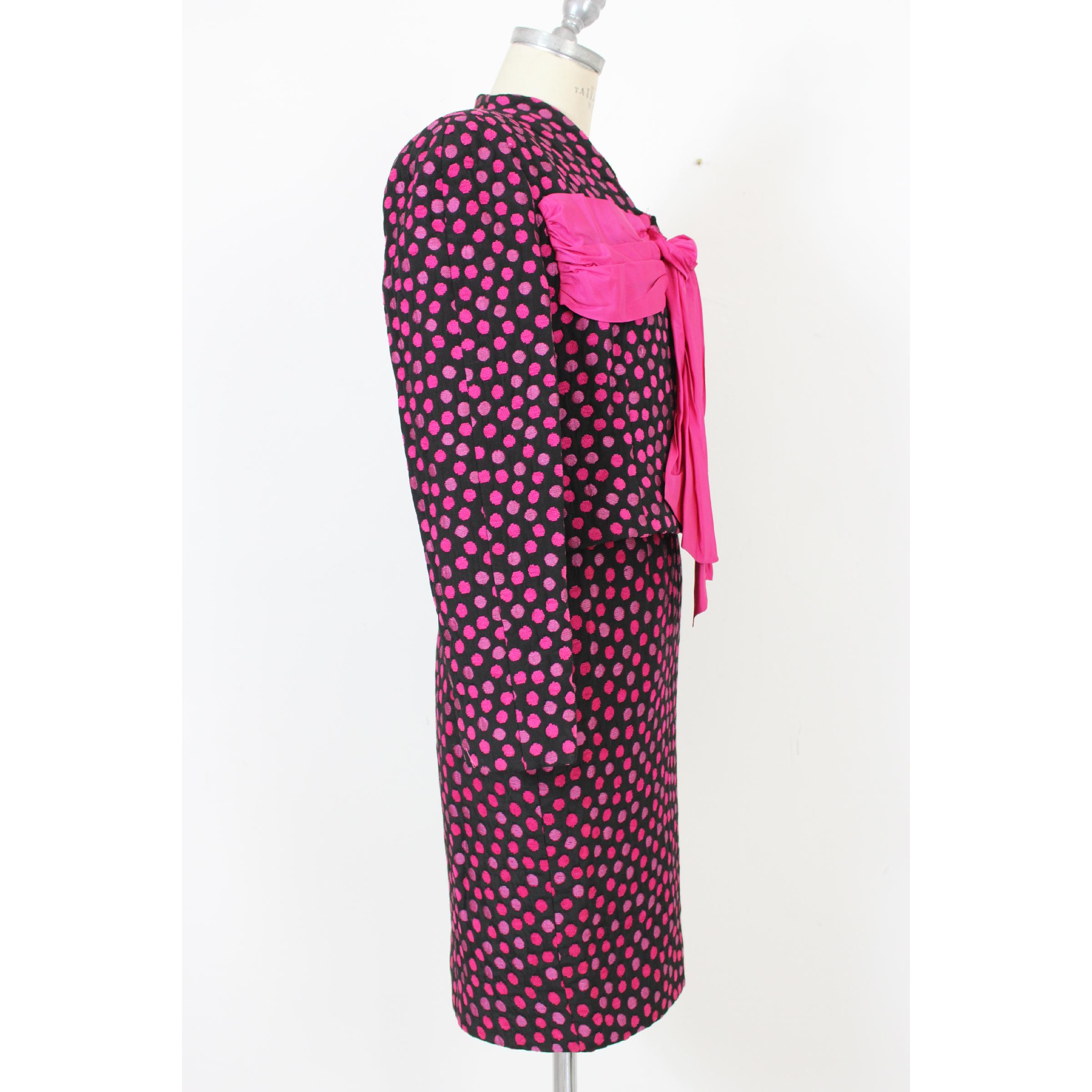 Leonia Polvani Black Fuchsia Wool Polka Dot Bow Suit Skirt And Jacket 1980s In Excellent Condition In Brindisi, Bt