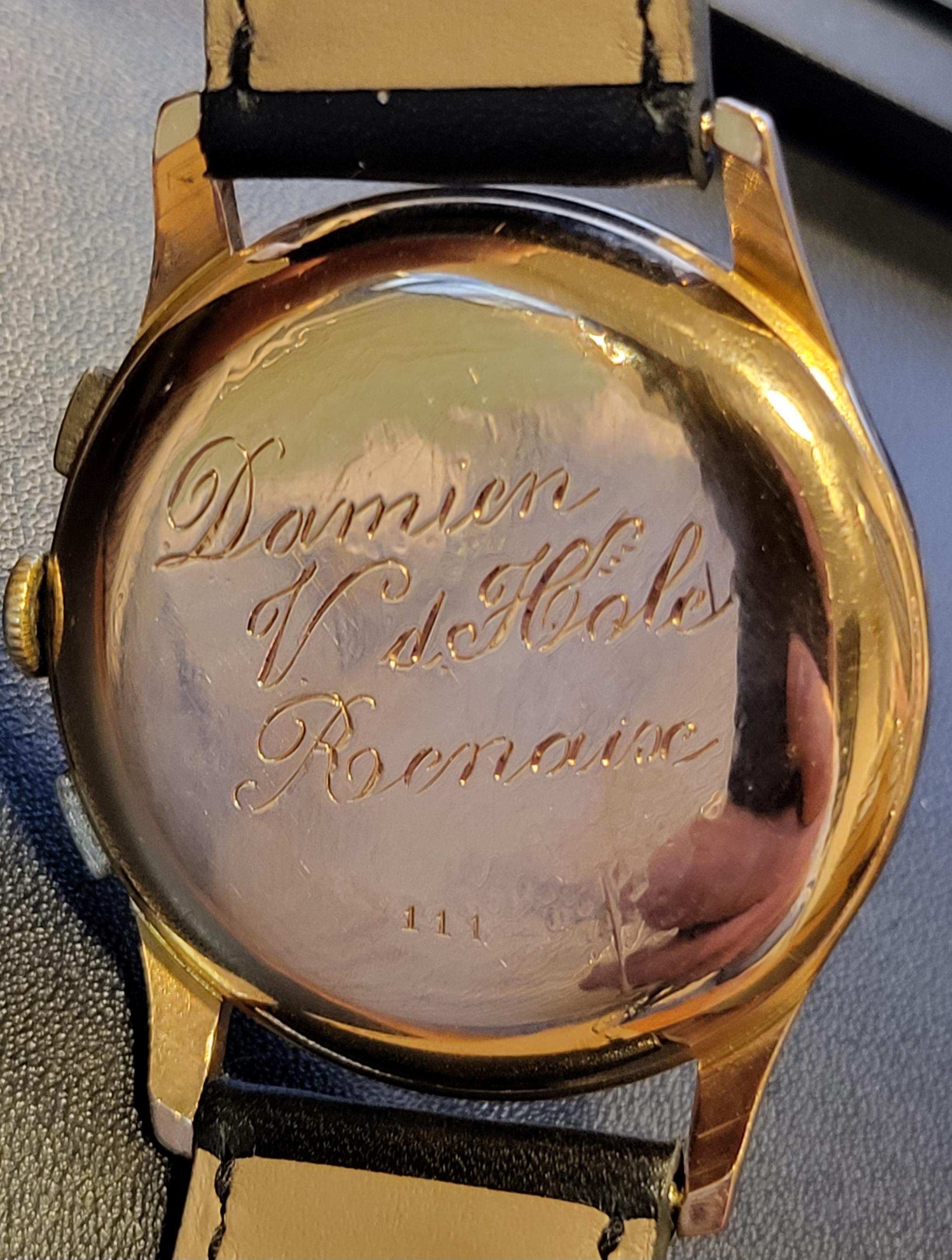 Leonidas Chronograph Wrist Watch 18 Karat Yellow Gold Case For Sale 3