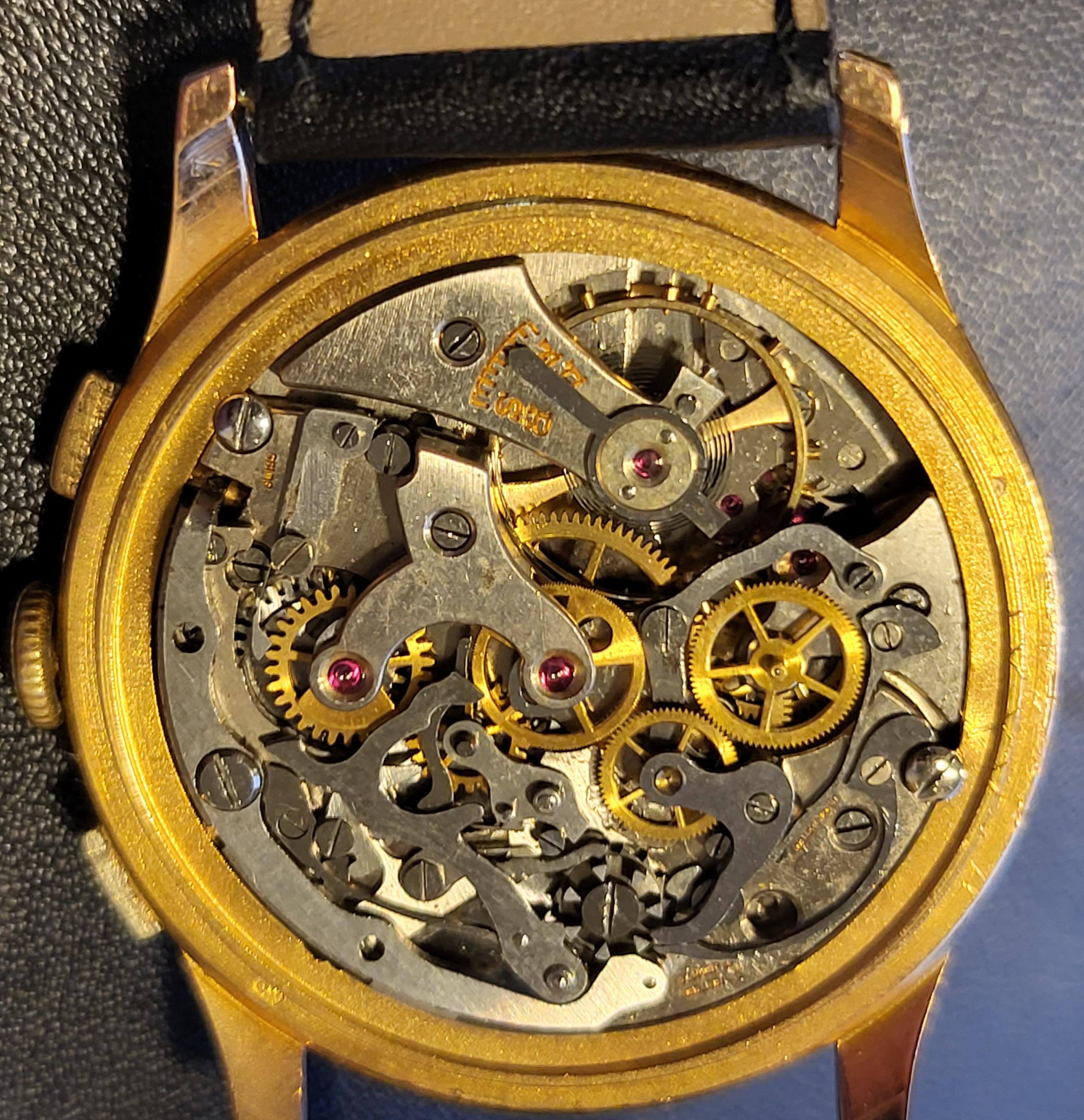 Leonidas Chronograph Wrist Watch 18 Karat Yellow Gold Case For Sale 8