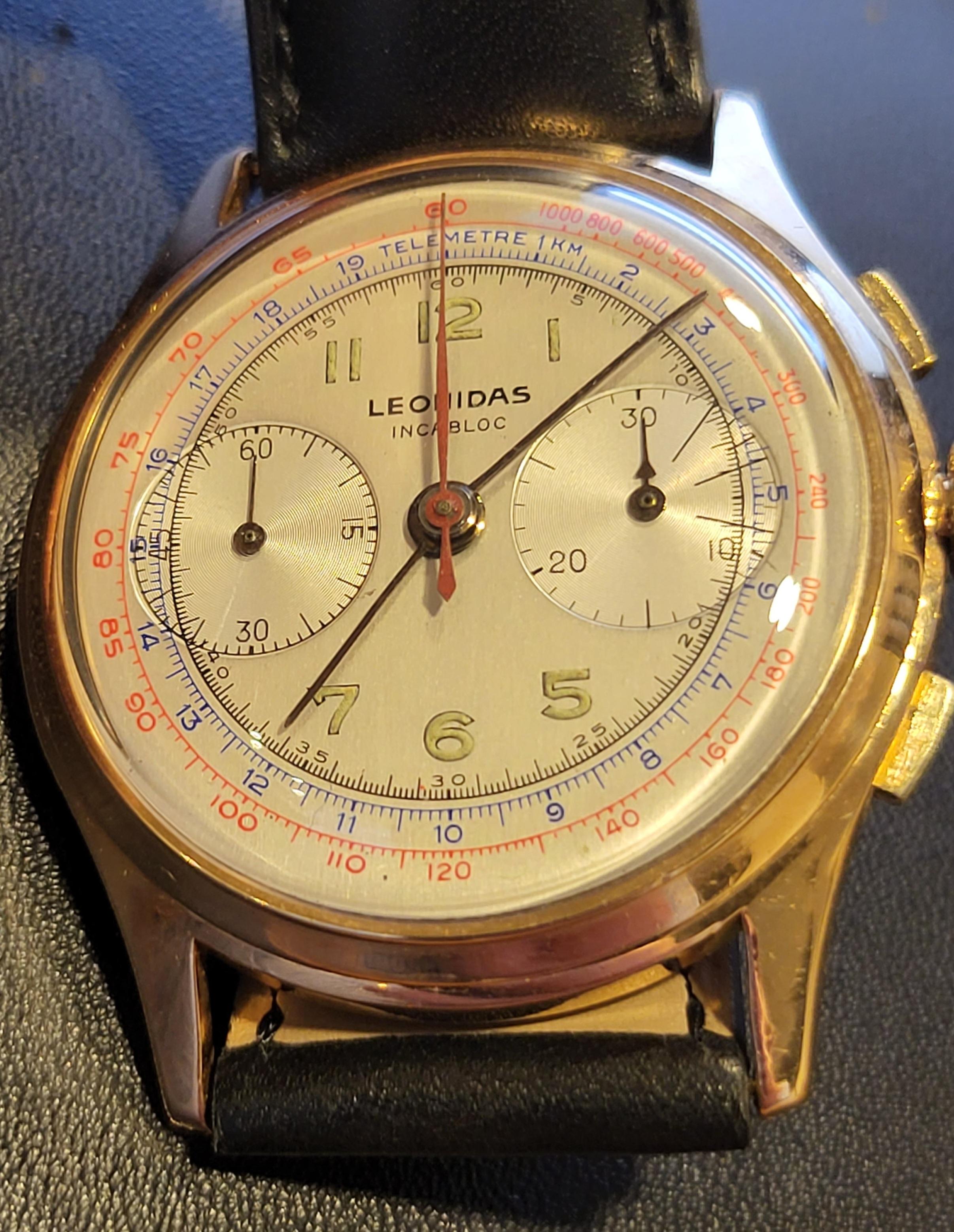 Leonidas Chronograph Wrist Watch 18 Karat Yellow Gold Case For Sale 1