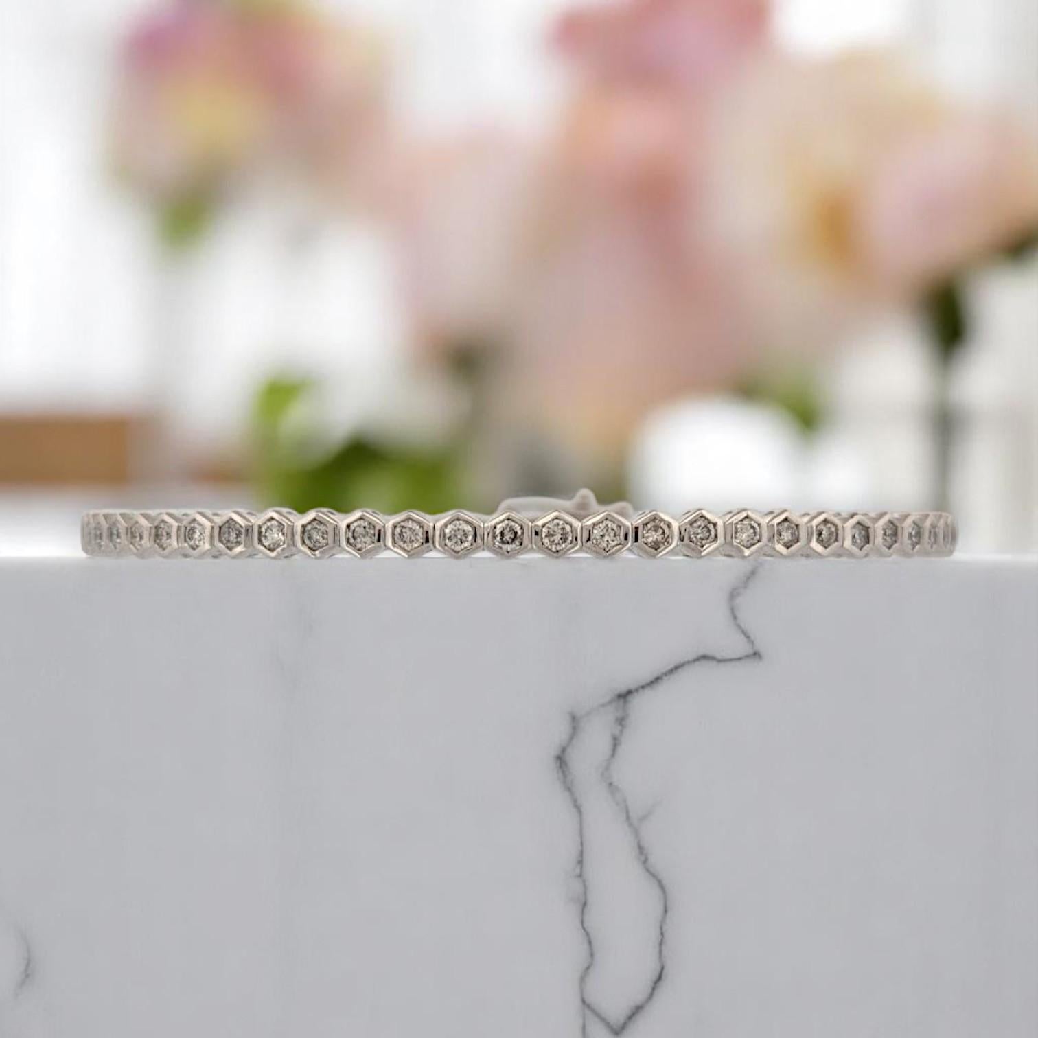 Pulsera de diamantes Leonora - Pulsera de tenis hexagonal de oro blanco de 14 quilates en Nuevo estado para la venta en Greeneville, TN