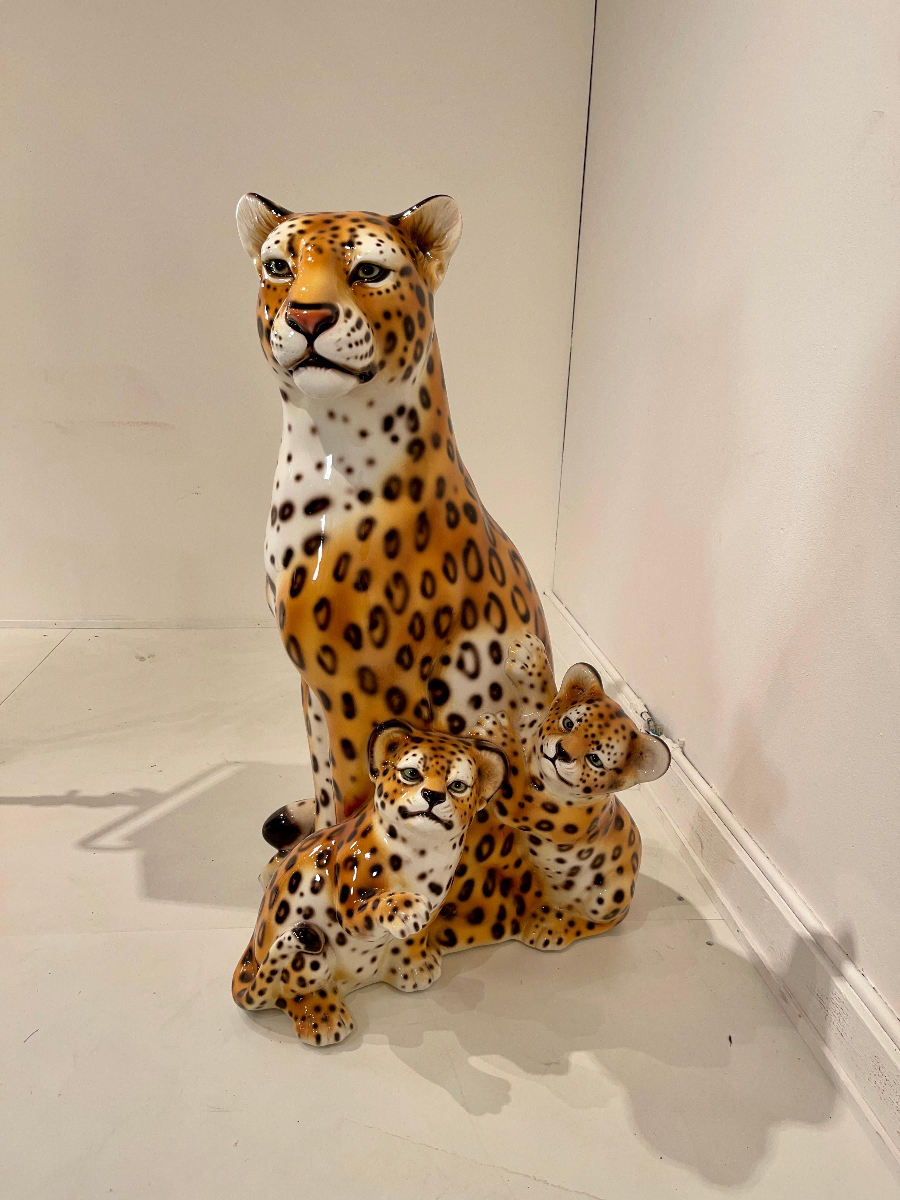Very huge Leopard and her two Baby in porcelain by Capo Di Monte. In perfect condition.