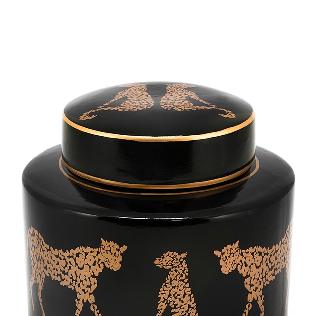 Box Leopard aus Keramik in schwarz
mit Leoparden beenden. Schachtel mit Deckel.
Auch in weißer Ausführung erhältlich.