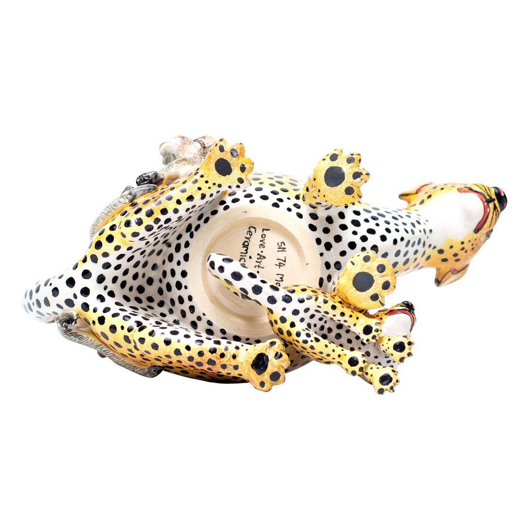 Sudafricano Ciotola per arachidi in ceramica leopardata, realizzata a mano in Sudafrica in vendita