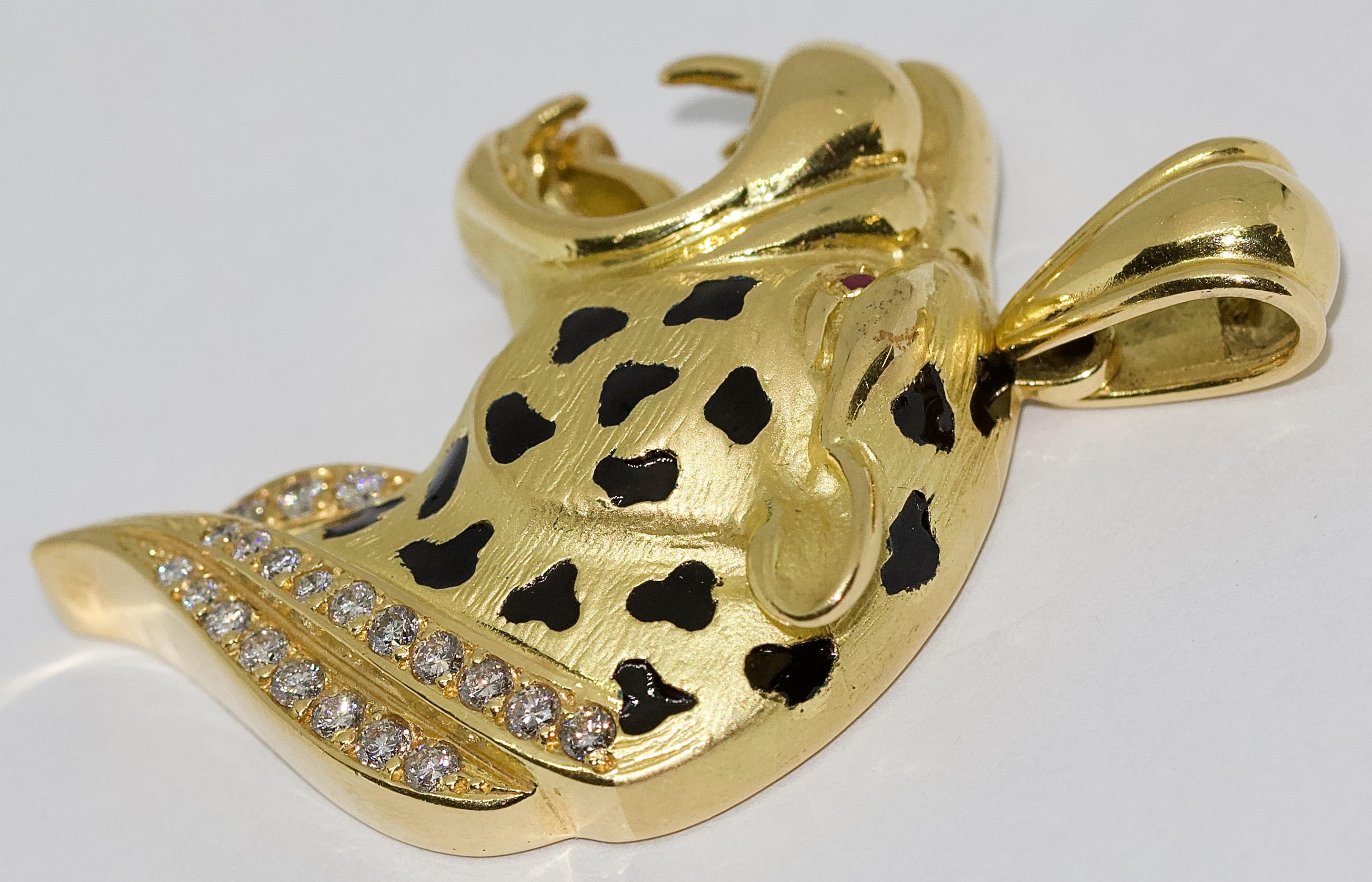 Leopard, Geparden-Anhänger, Verzierung 18 Karat Gold mit Emaille, Diamanten und Rubin für Damen oder Herren im Angebot