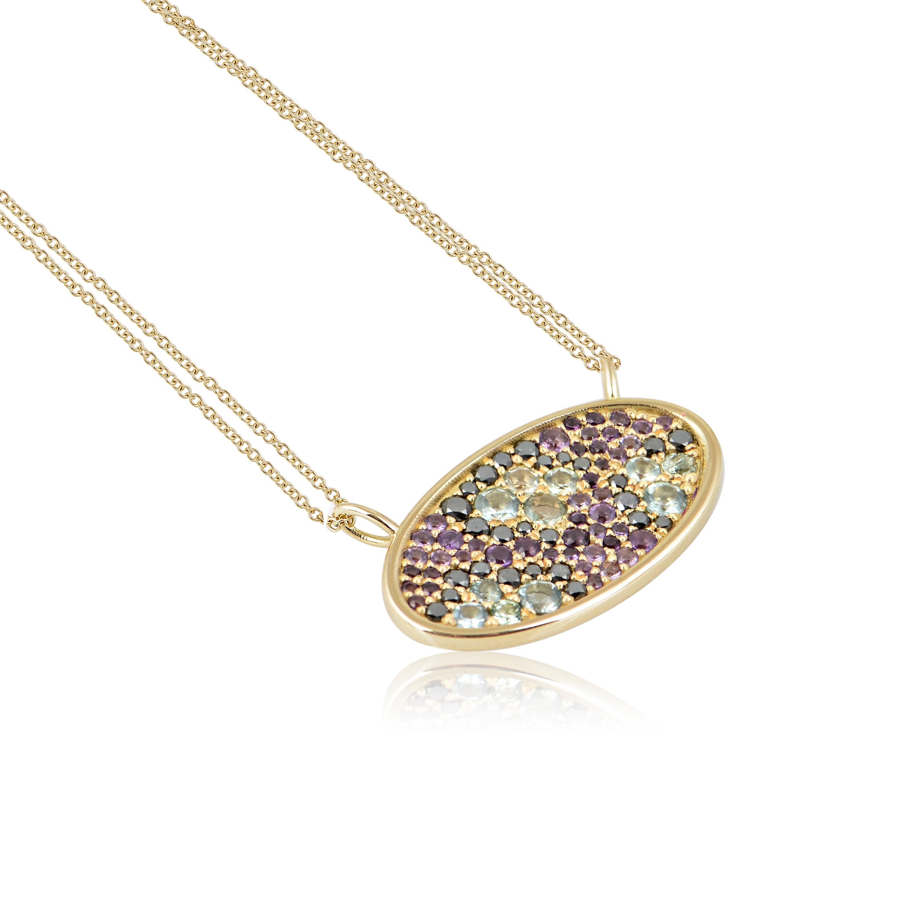 Designer: Alexia Gryllaki

Dimensioni: motivo 23x13 mm, catena doppia 800 mm (metà quando è piegata)
Peso: circa 5,8 g 
Codice a barre: NEX2005


Pendente ovale leopardato in oro giallo 18 carati con doppia catena e pavé a mosaico composto da