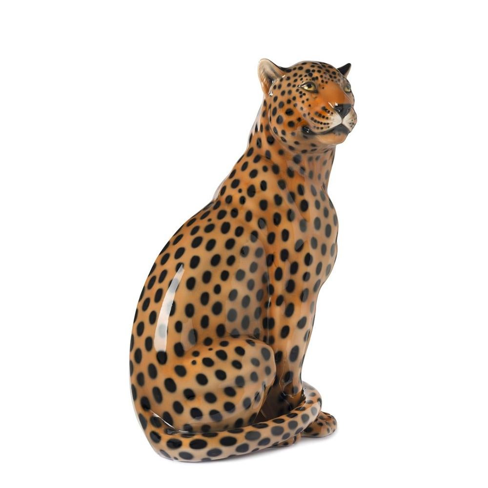 Sculpture Léopard Marron foncé Assis 
tout en céramique, pièce peinte à la main.