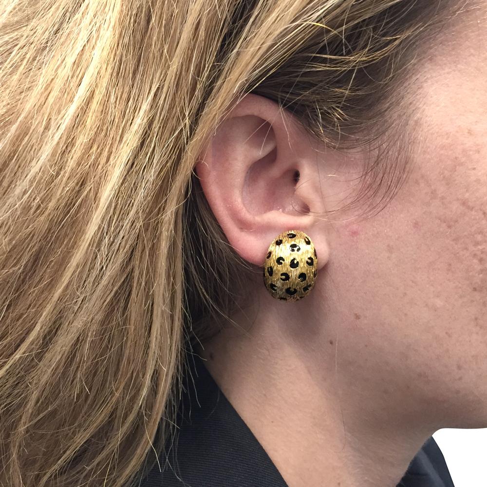 Leopard Fred Earrings, Yellow Gold and Black Enamel Spots In Excellent Condition In Paris, IDF