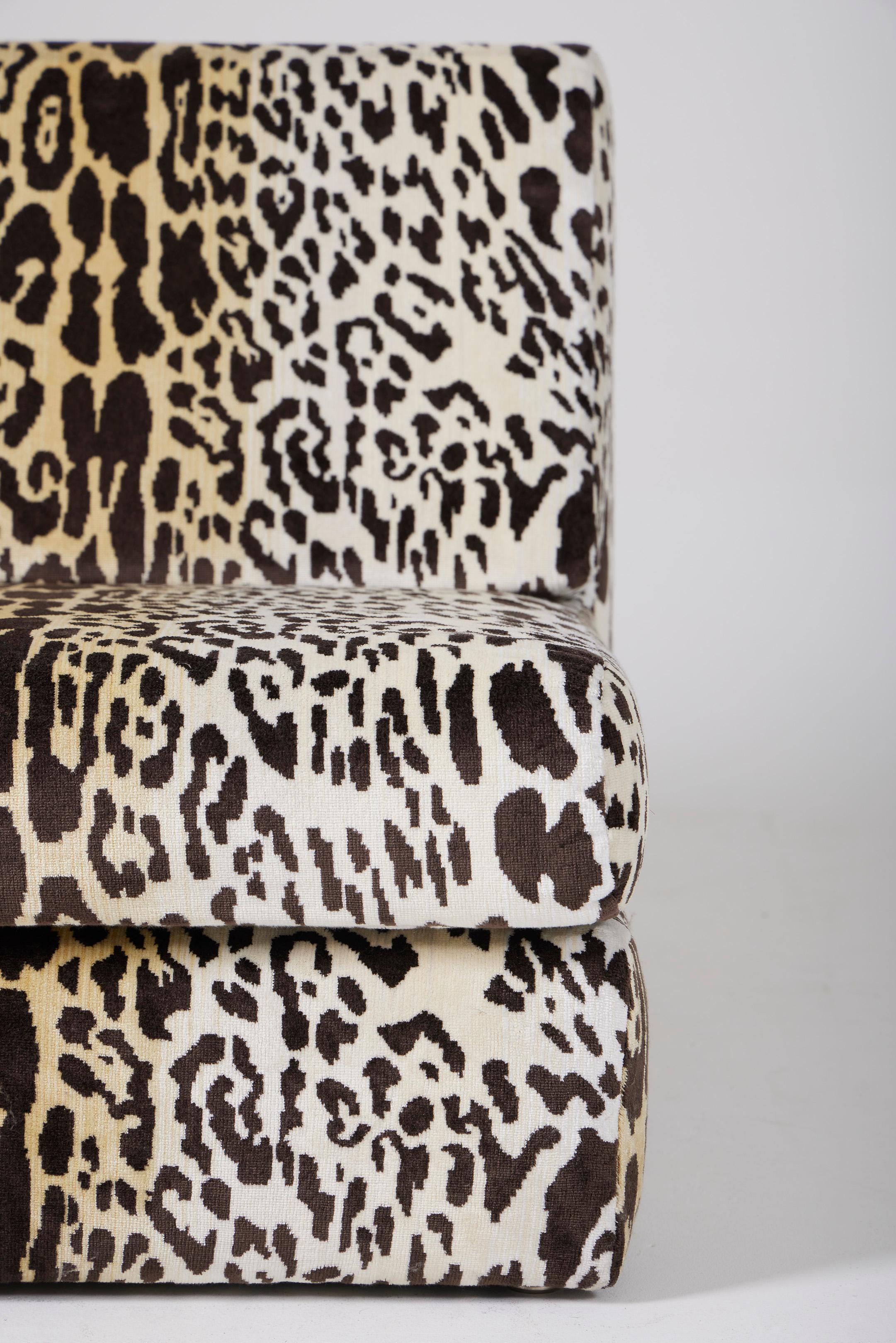 Leopard-print armchair from the 70s For Sale 4
