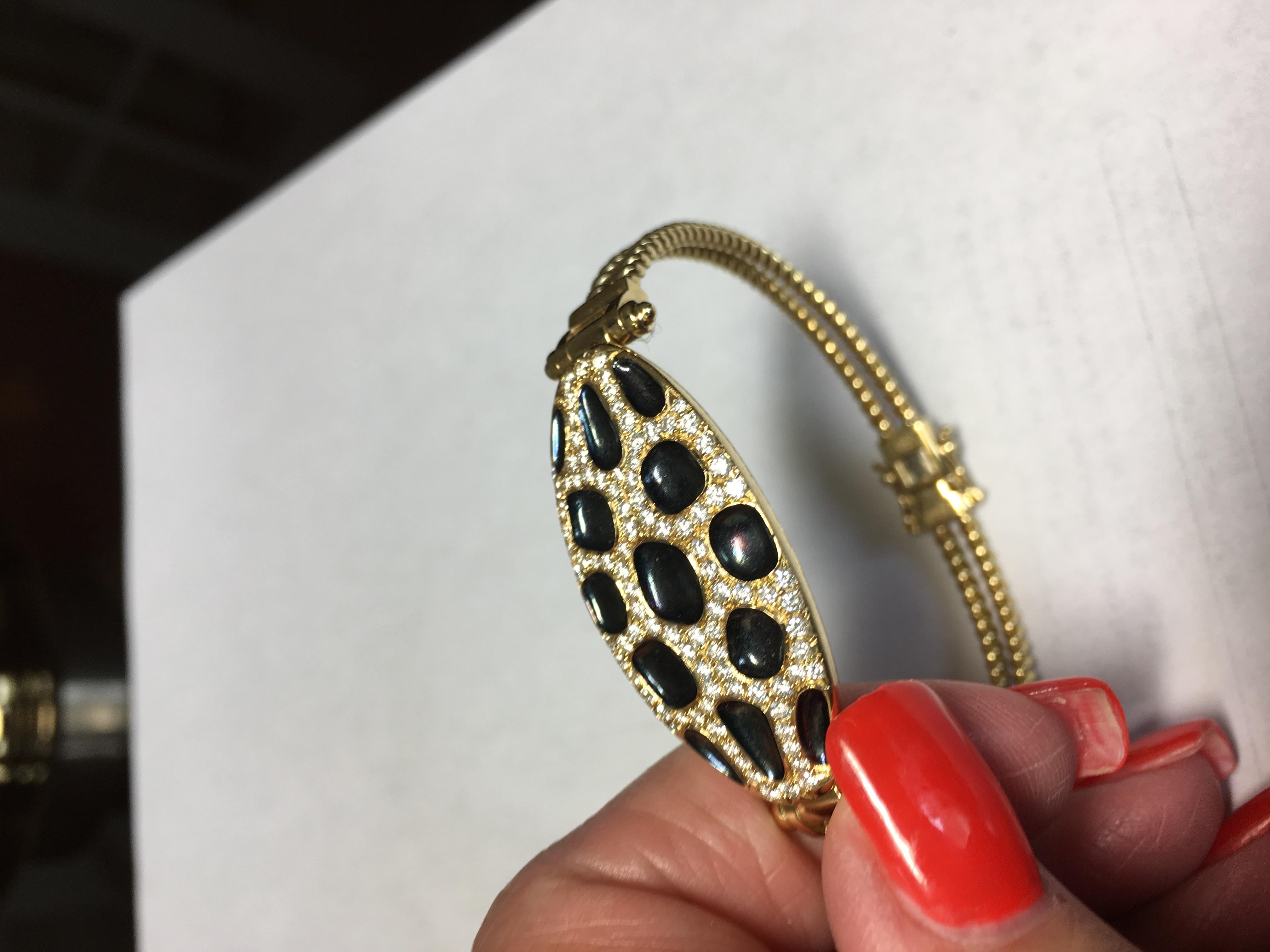 Leopard Print Design Bracelet Diamonds Black Enamel 18 Karat Yellow Gold For Sale 5