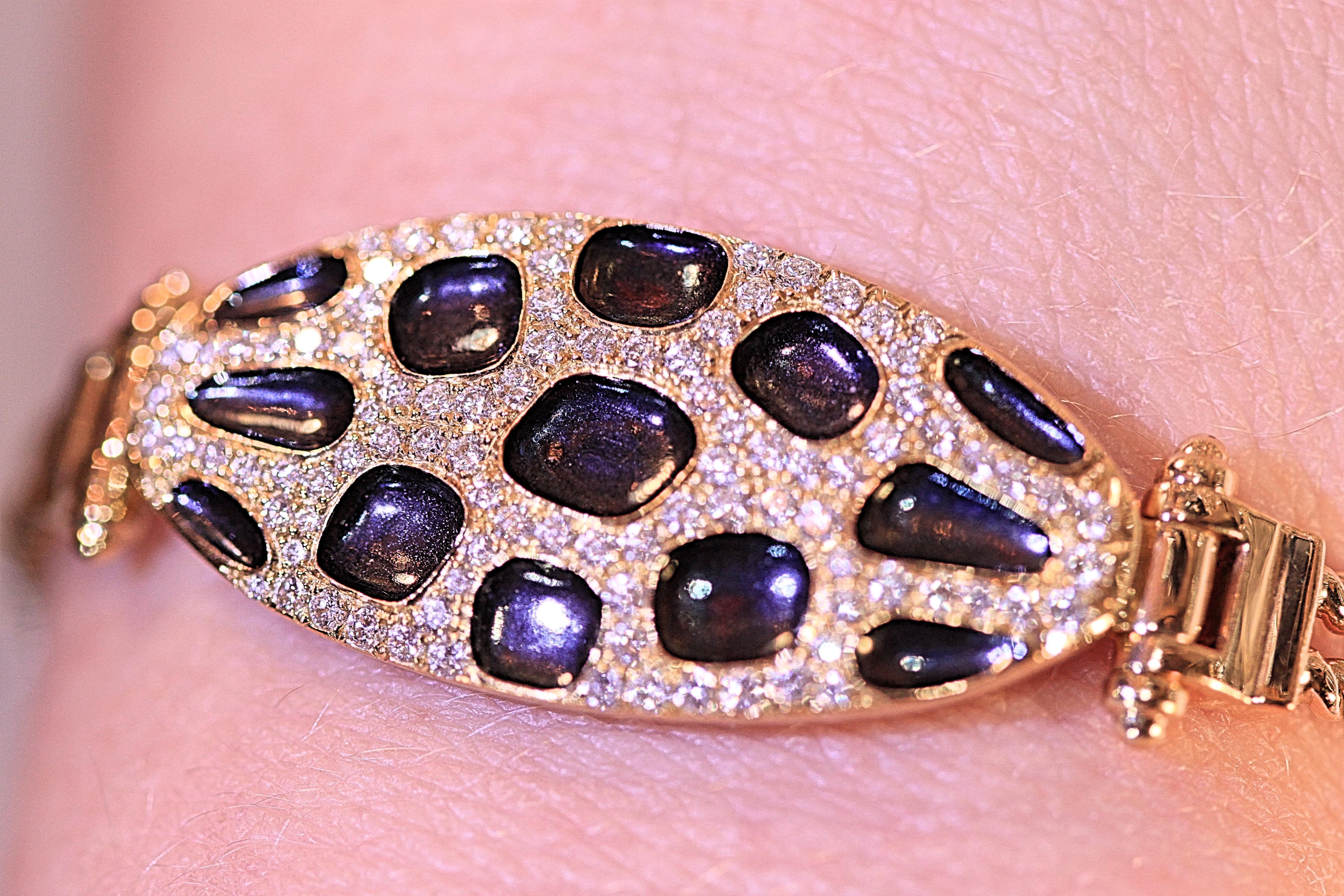 Round Cut Leopard Print Design Bracelet Diamonds Black Enamel 18 Karat Yellow Gold For Sale