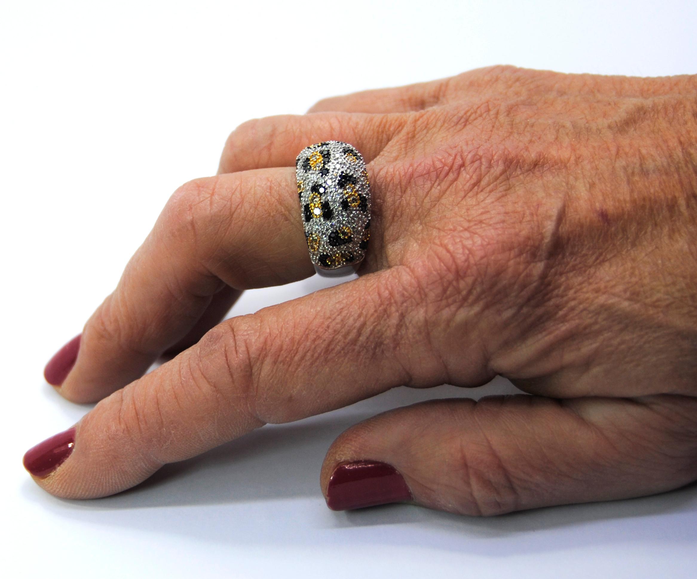 Contemporary Leopard Print Diamond and Colored Diamond in 18 Karat White Gold Ring