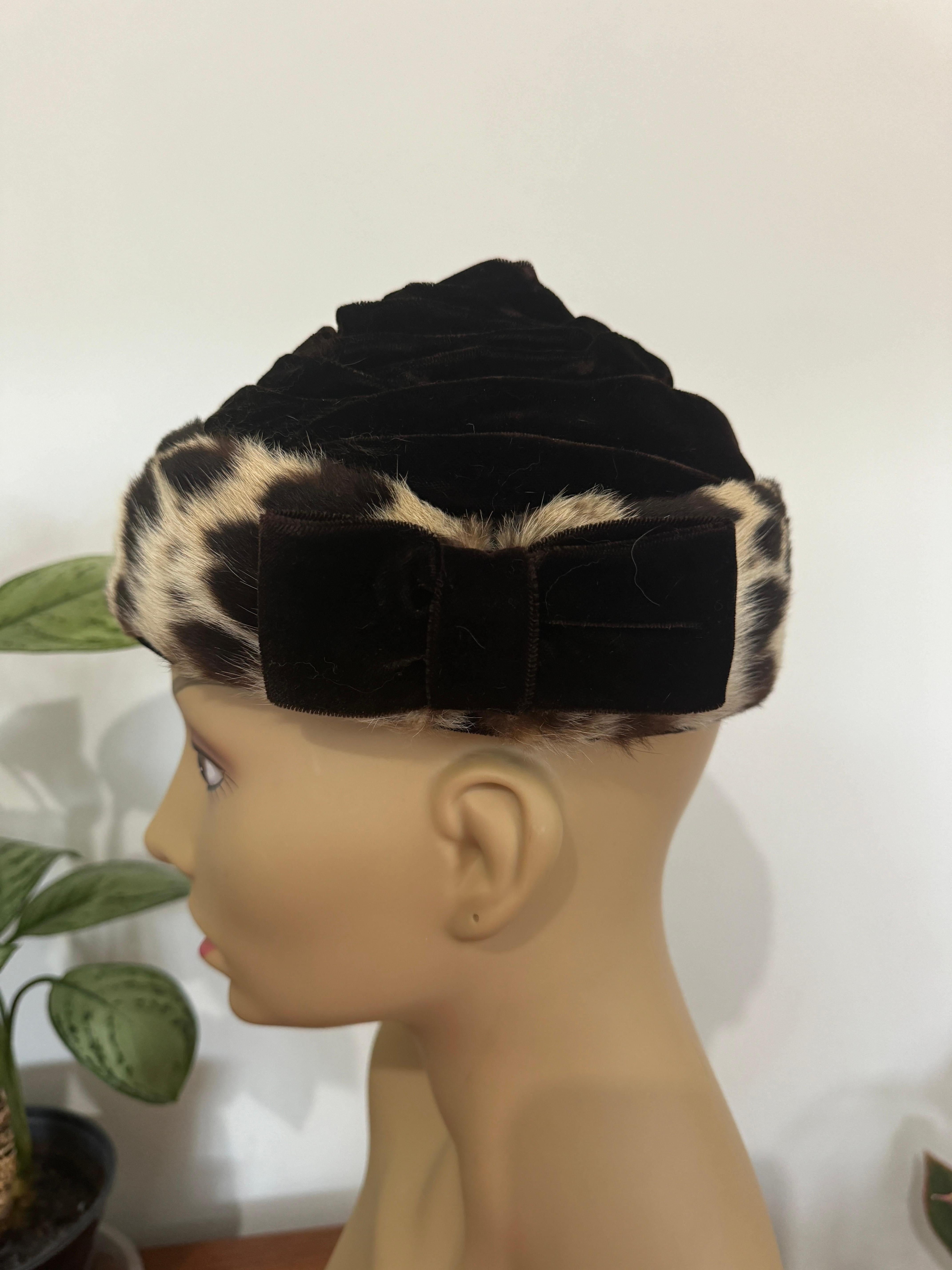 Van Dee - Chapeau en velours de vison tondu imprimé léopard, Californie, années 1960 en vente 7