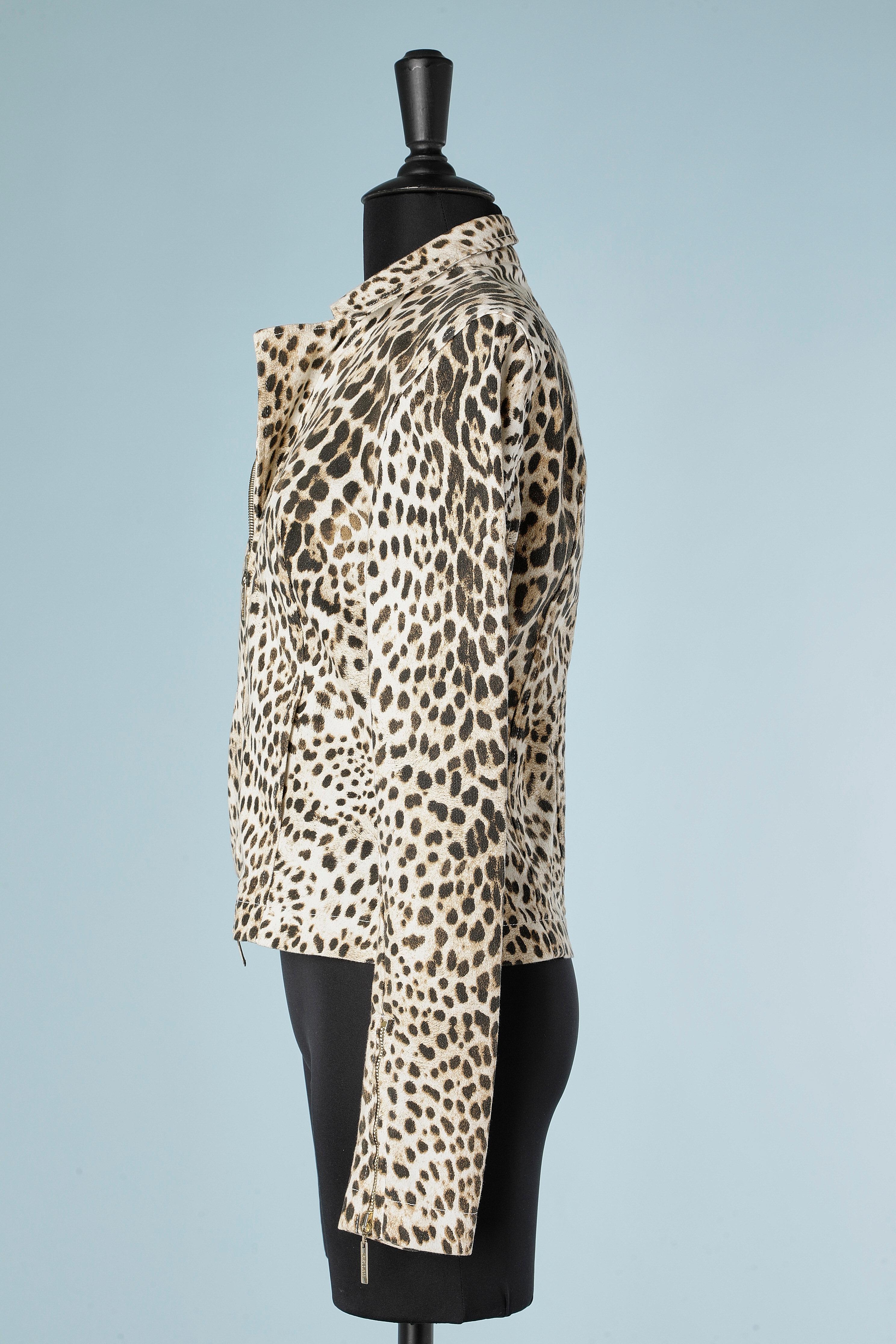 The Leopard printed jacket with zip in the middl front Roberto Cavalli Pour femmes en vente
