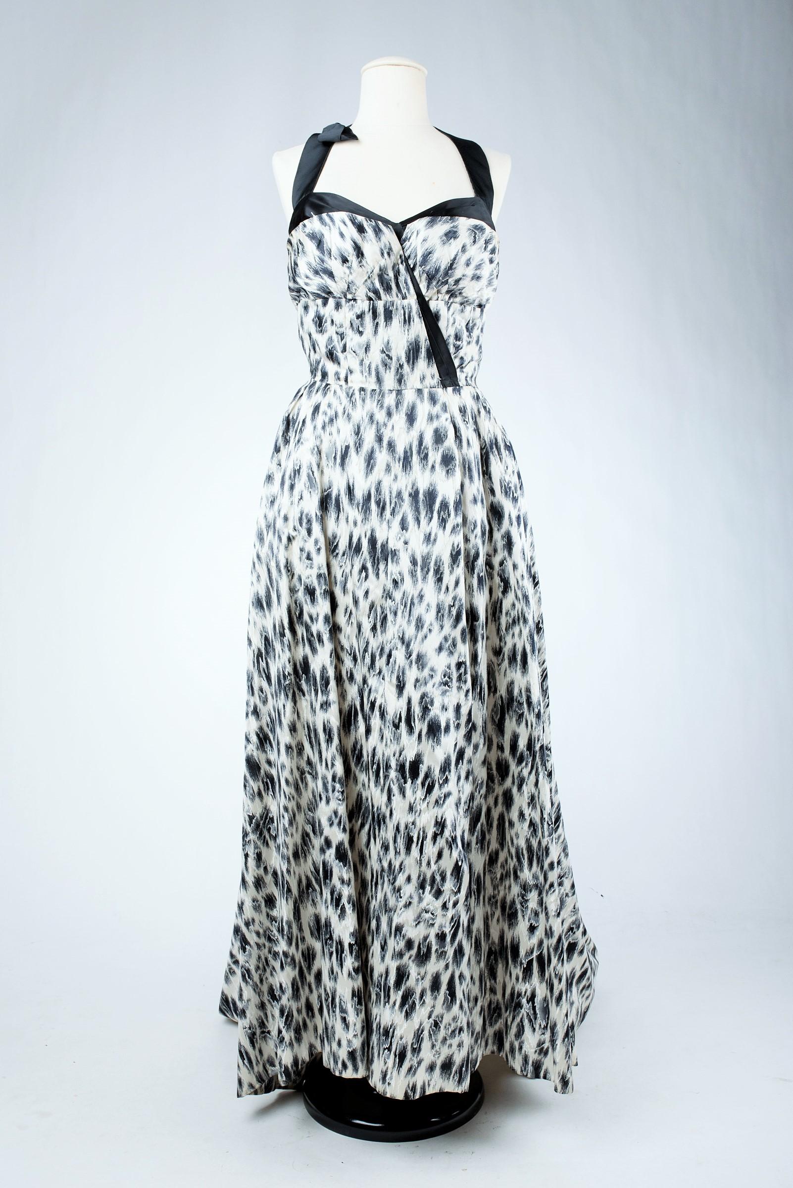 Vestido de noche de seda con estampado de leopardo de Jacques Fath Haute Couture Circa 1955-1960 en venta 3