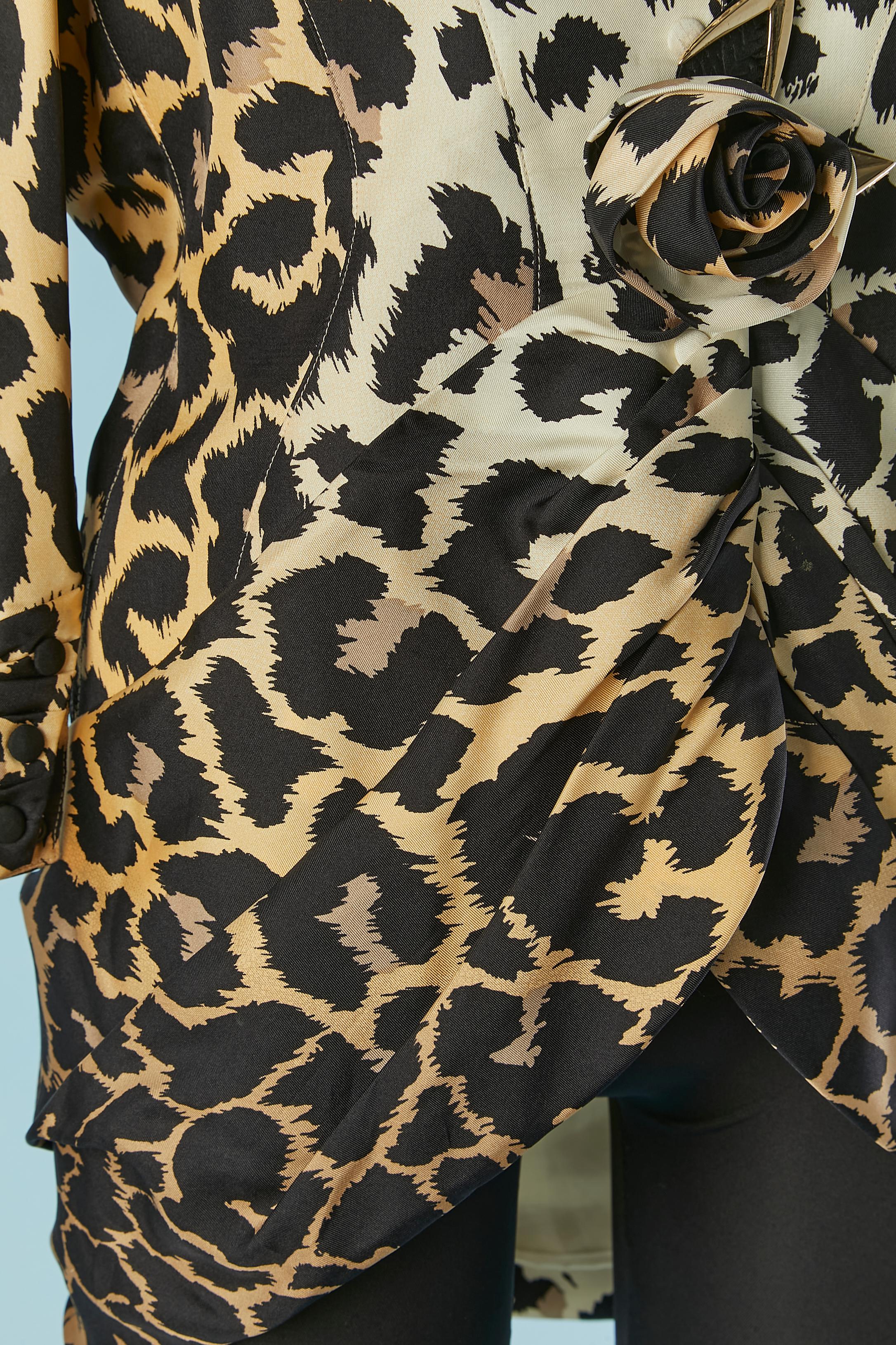Leopard printed silk jacket with silk rose and draped waist Thierry Mugler  In Excellent Condition For Sale In Saint-Ouen-Sur-Seine, FR
