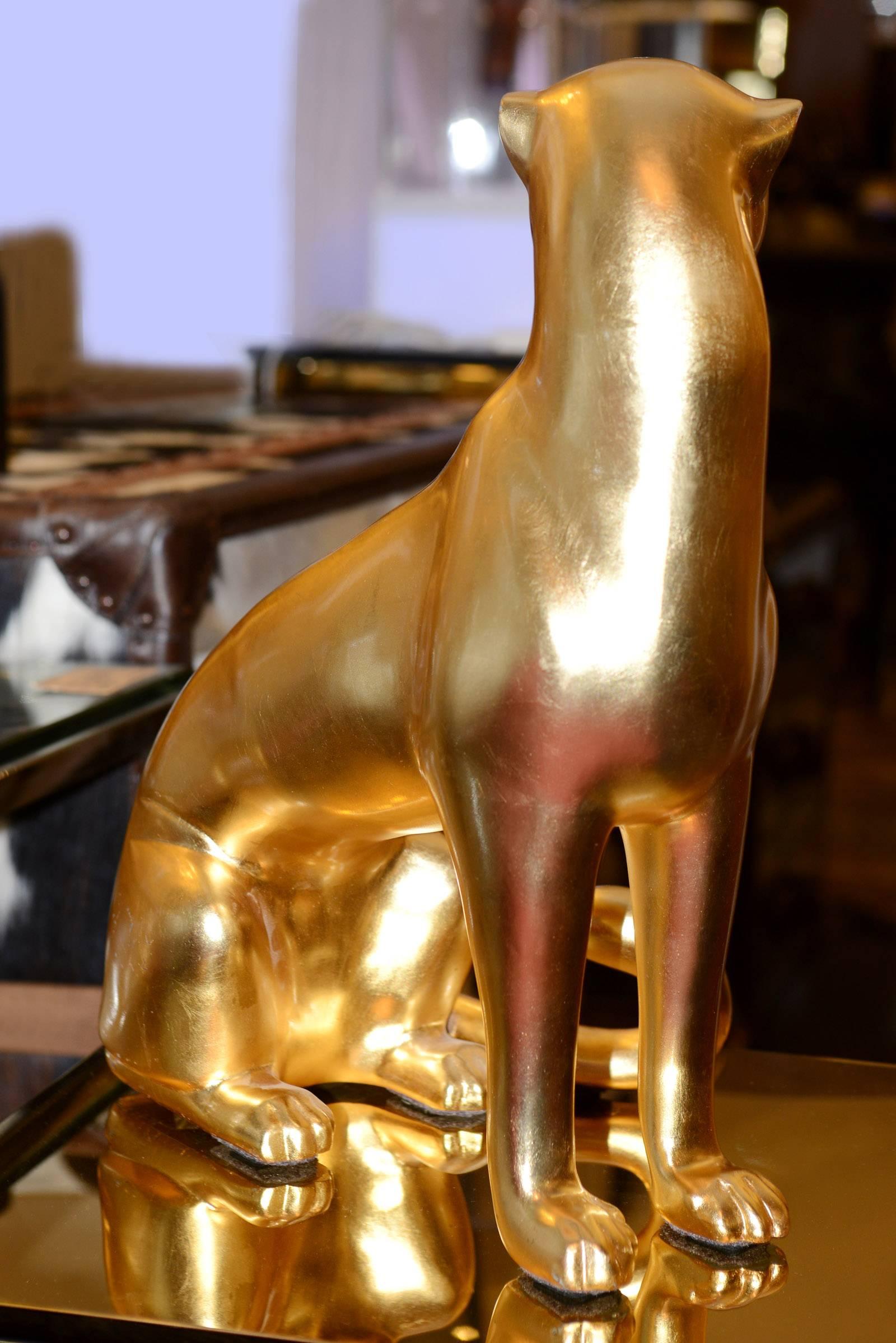 Fait main Sculpture de léopard en finition dorée en vente