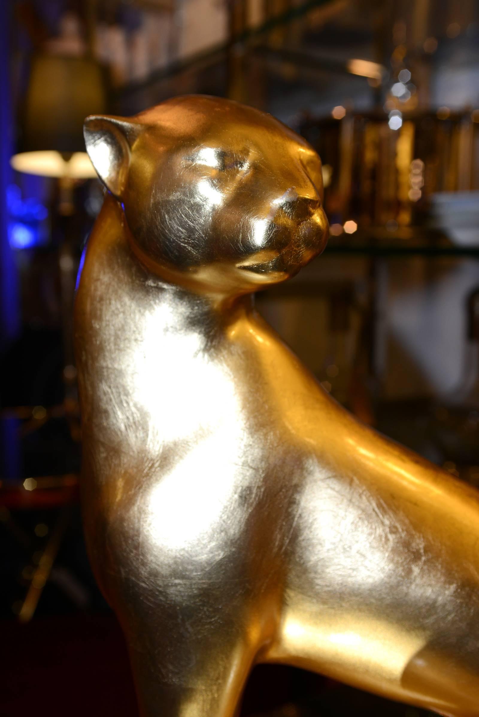 XXIe siècle et contemporain Sculpture de léopard en finition dorée en vente
