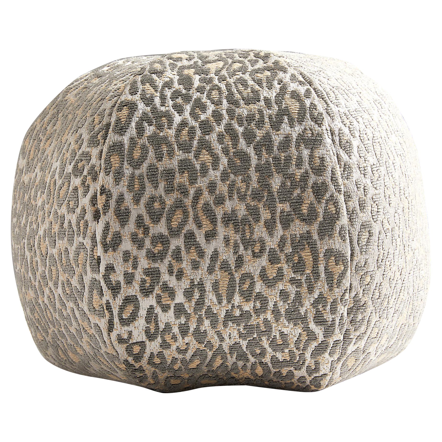 Coussin sphérique léopard en vente