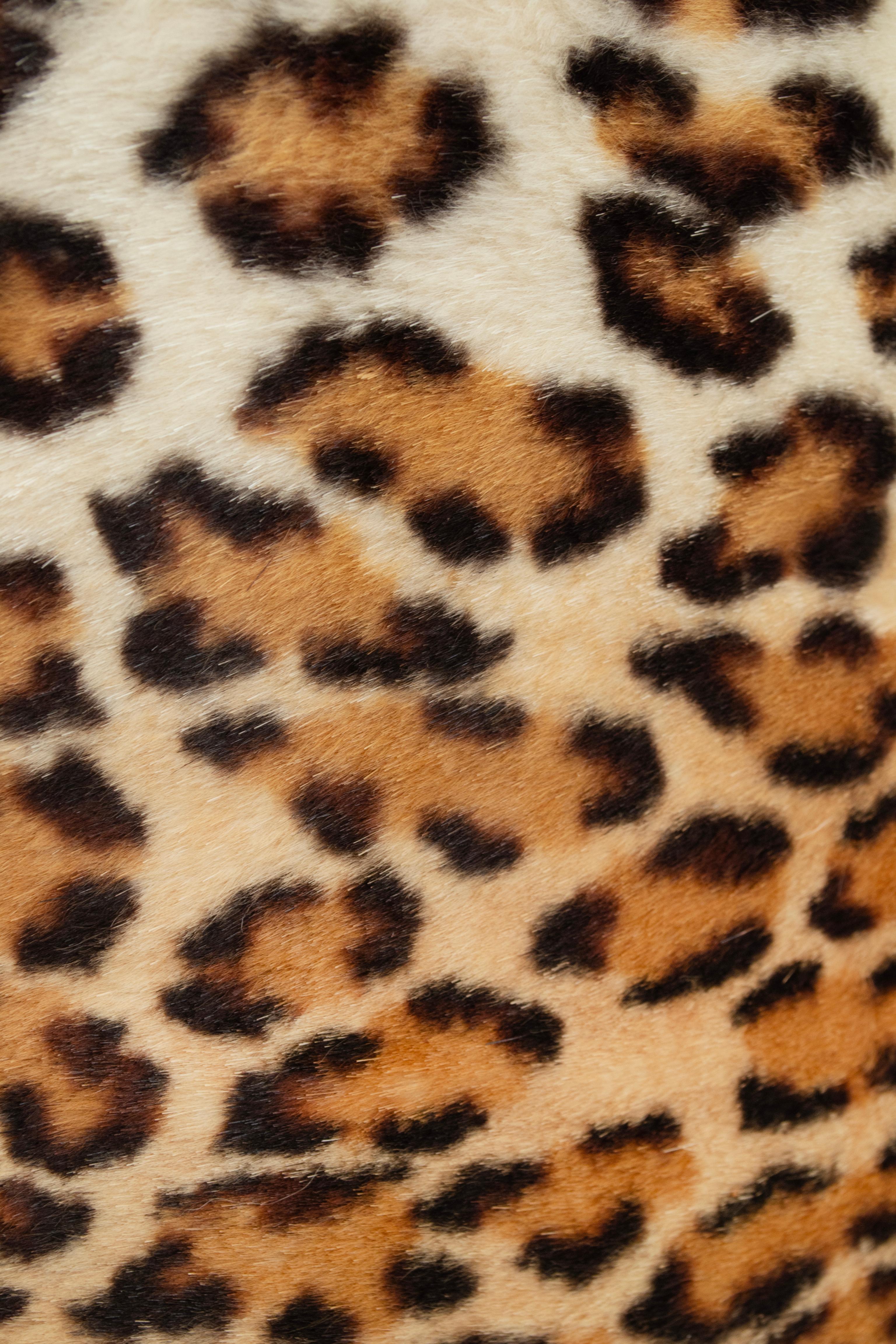 Handwärmer aus Kaninchenfell mit Leopardenmuster und integrierter Wechselgeldtasche, 1950er Jahre im Angebot 5