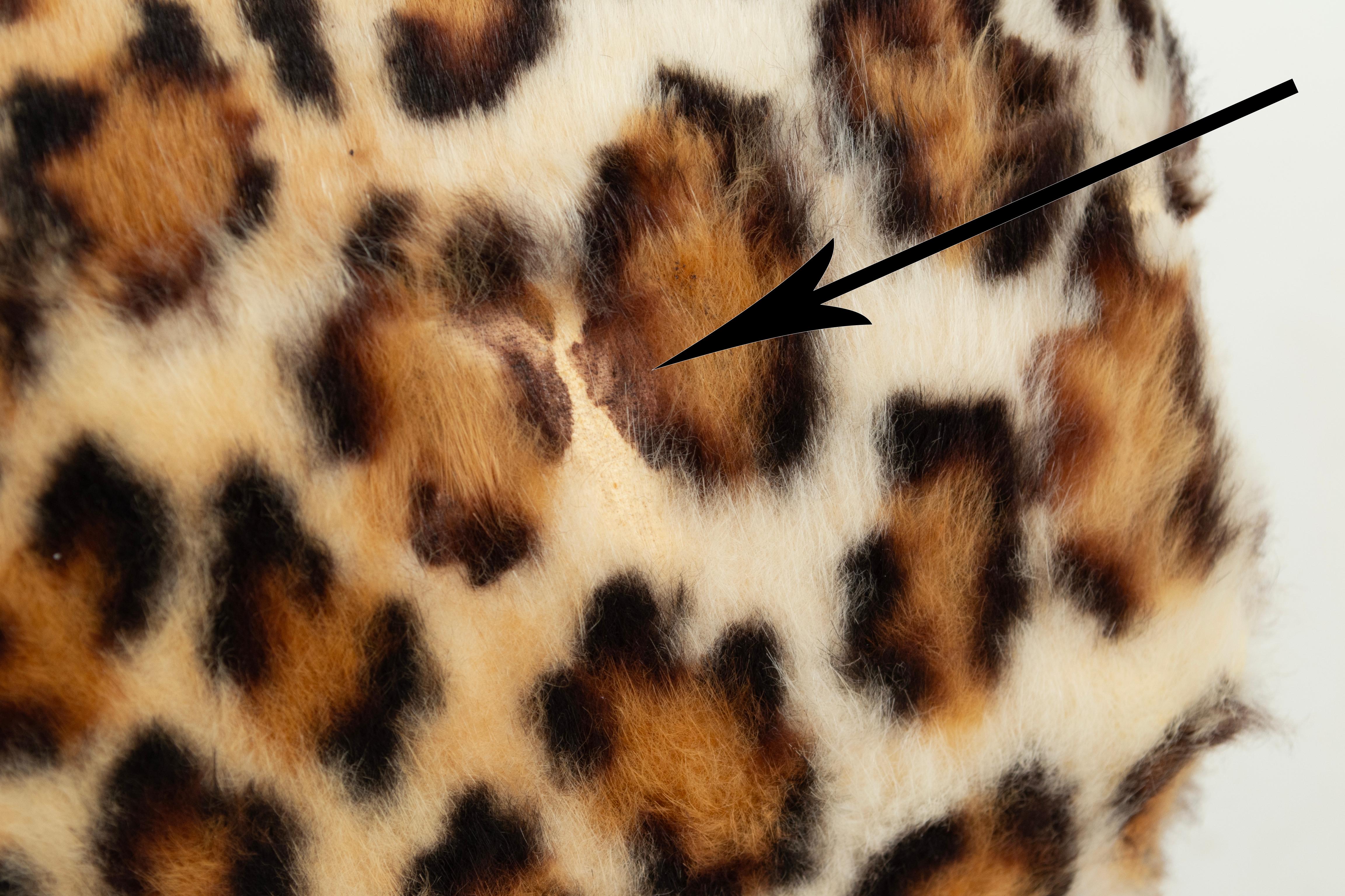 Handwärmer aus Kaninchenfell mit Leopardenmuster und integrierter Wechselgeldtasche, 1950er Jahre im Angebot 6