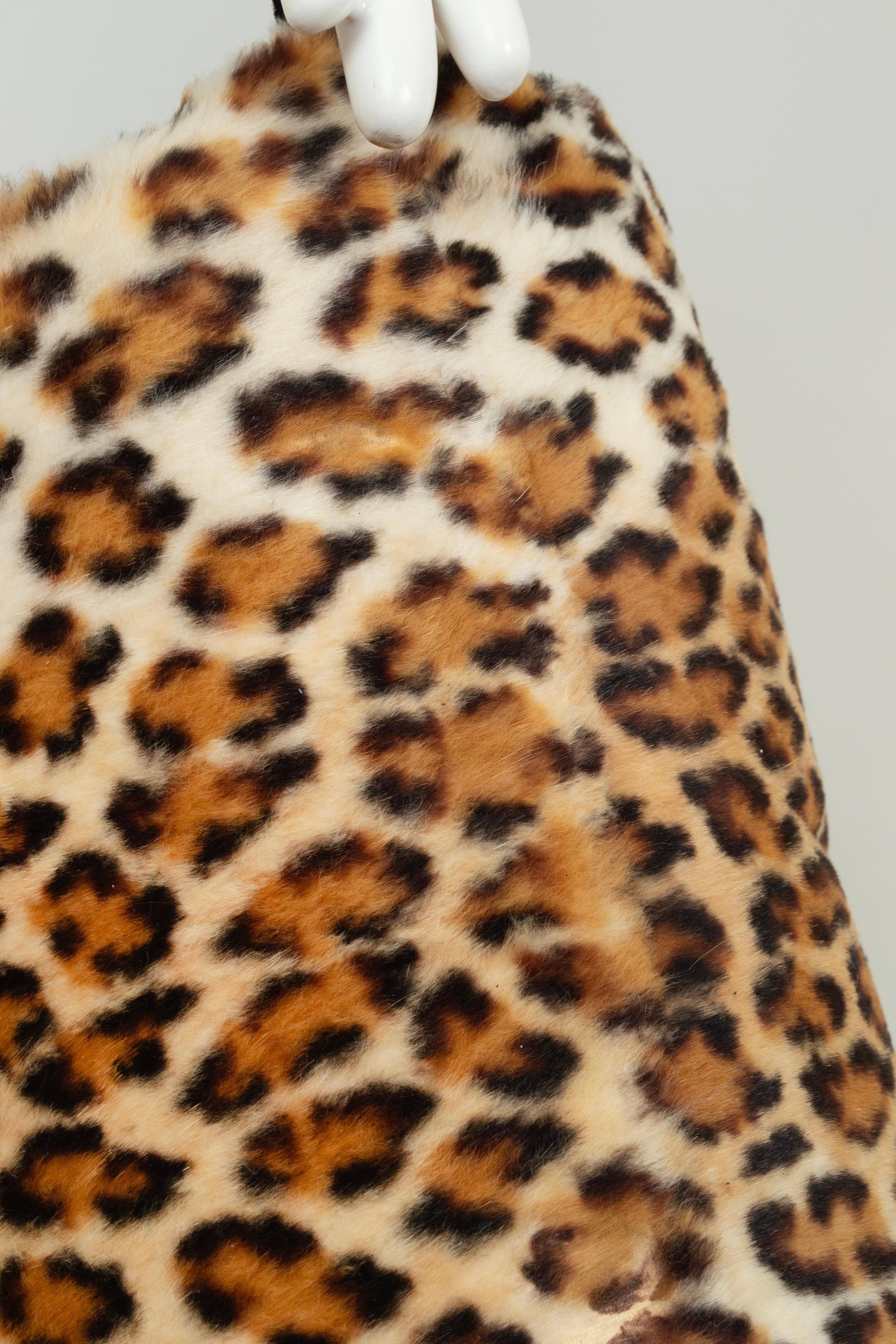 Handwärmer aus Kaninchenfell mit Leopardenmuster und integrierter Wechselgeldtasche, 1950er Jahre Herren im Angebot