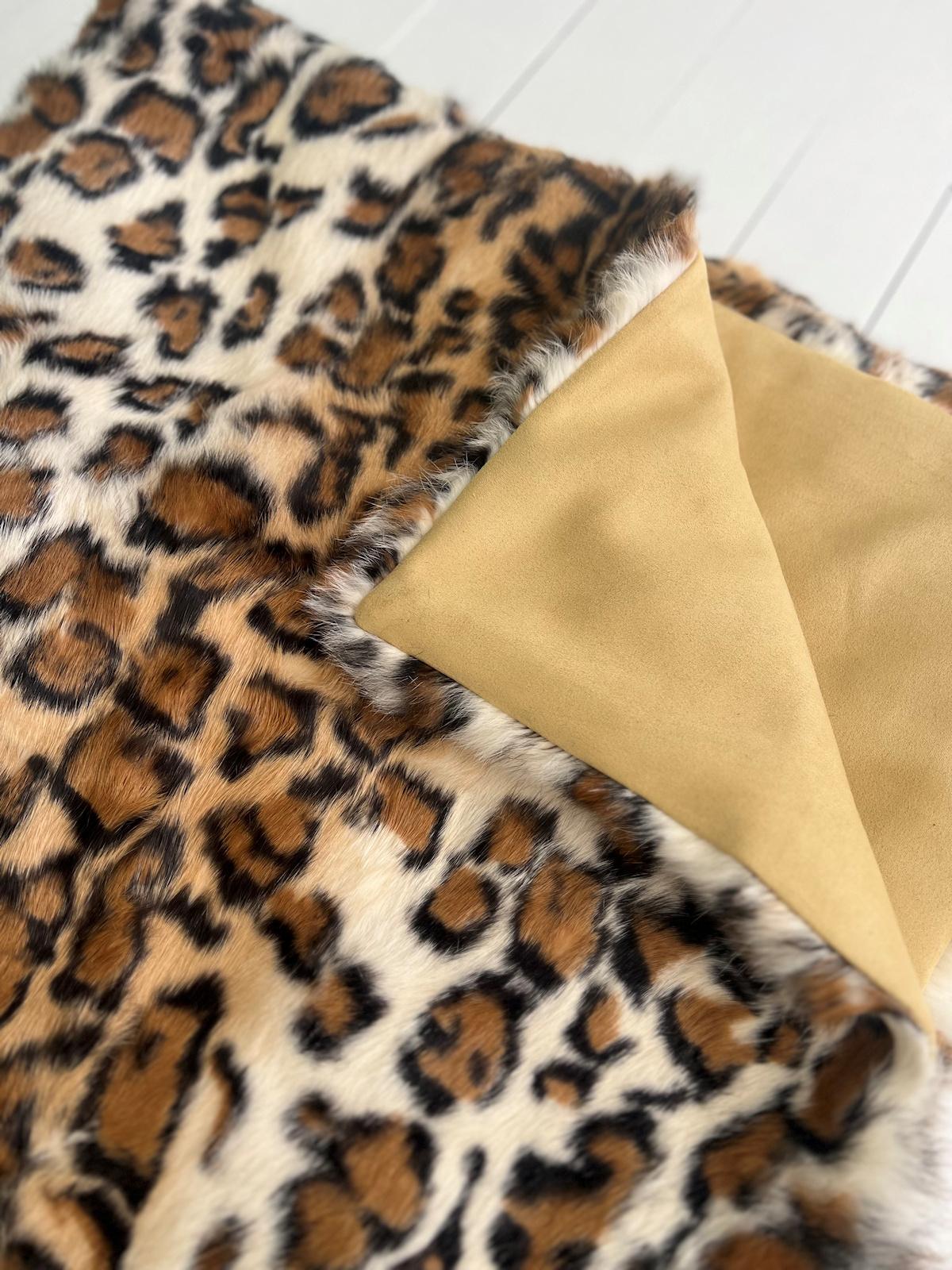 Coperta con stampa leopardo e tigre  Lancio in pelliccia di coniglio 120x180cm In condizioni Nuovo in vendita a Dural, AU