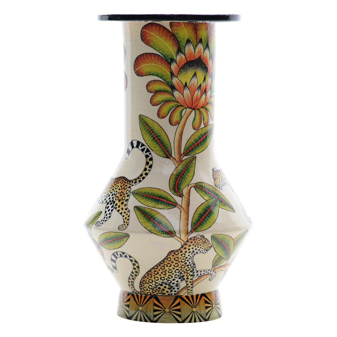 Leopard Vase, hand made in South Africa In New Condition For Sale In North Miami, FL