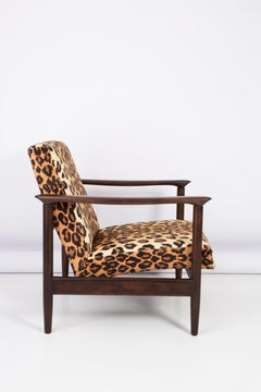 Fauteuil en velours léopard, Hollywood Regency, Dark Wood, Edmund Homa, années 1960, Pologne