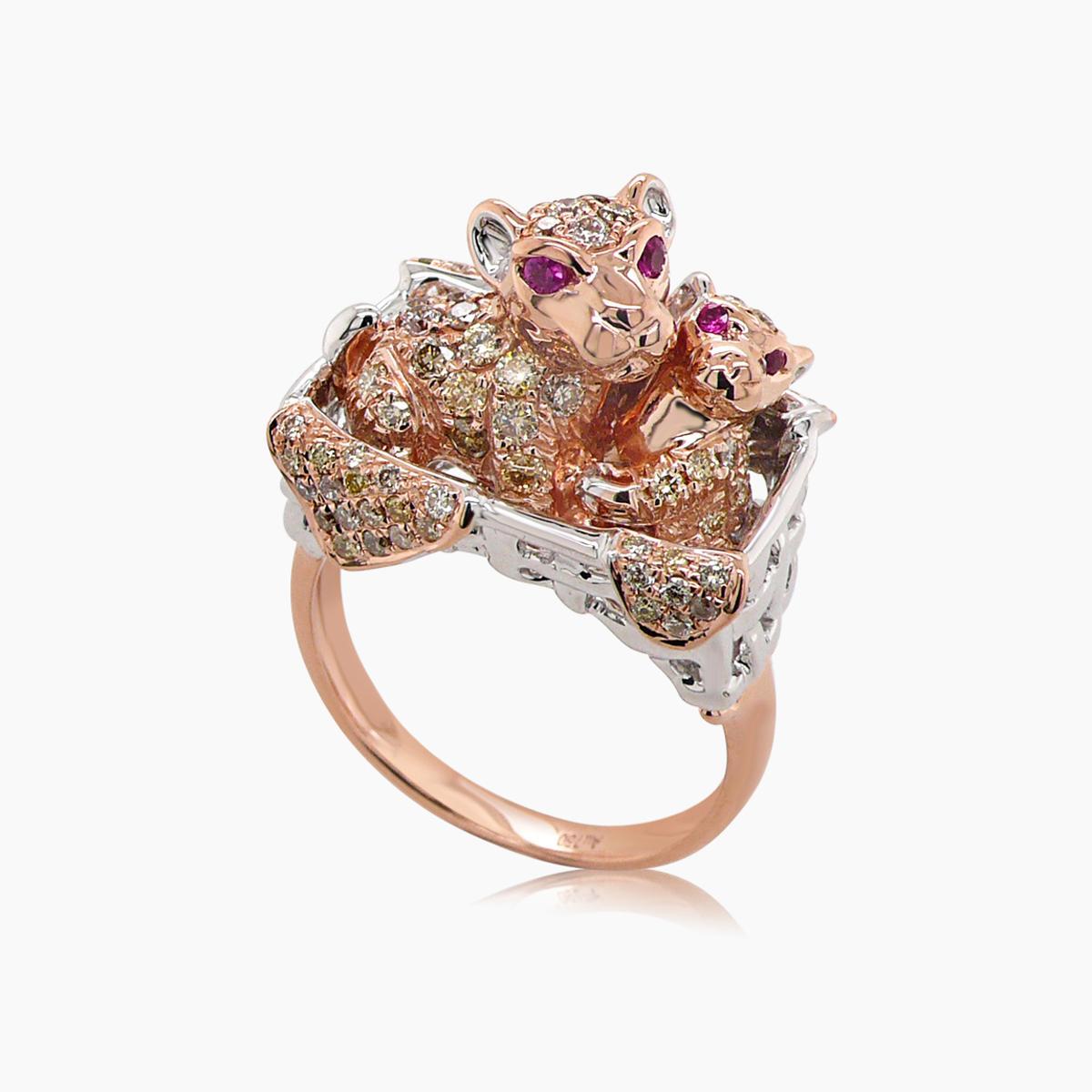 Dimensions : 2.10x3.10x1.30cm
Couleur : or rose 18K
Matériaux :
