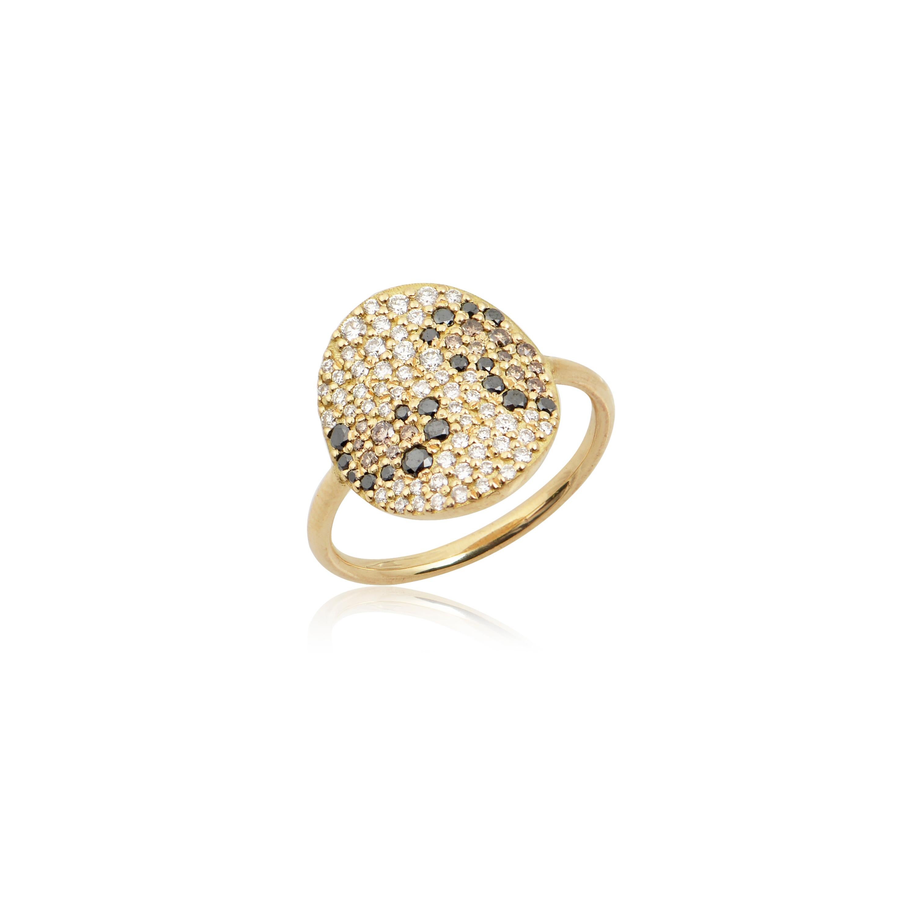 Designer: Alexia Gryllaki
Dimensions: L13x15mm
Ring Size UK L, US 5 3/4
Weight: approximately 4.3g  
Barcode: NEX2006

Leopard print signet ring in 18 karat yellow gold with colorless, black and brown brilliant-cut diamonds approx. 0.58cts.

The