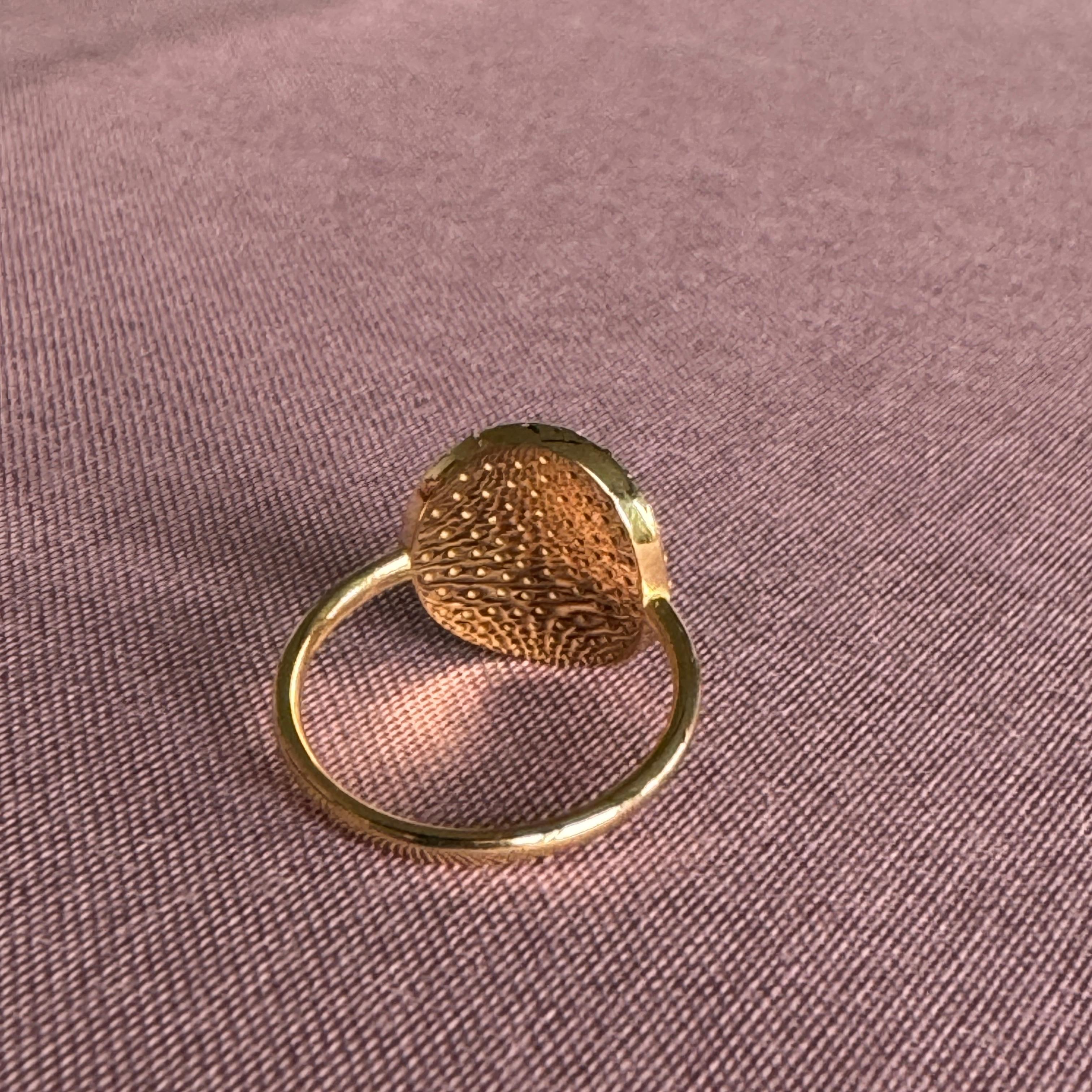 Leopoard Print Signet Ring In 18 Karat Gold with Diamonds In New Condition For Sale In Athens, Ekali