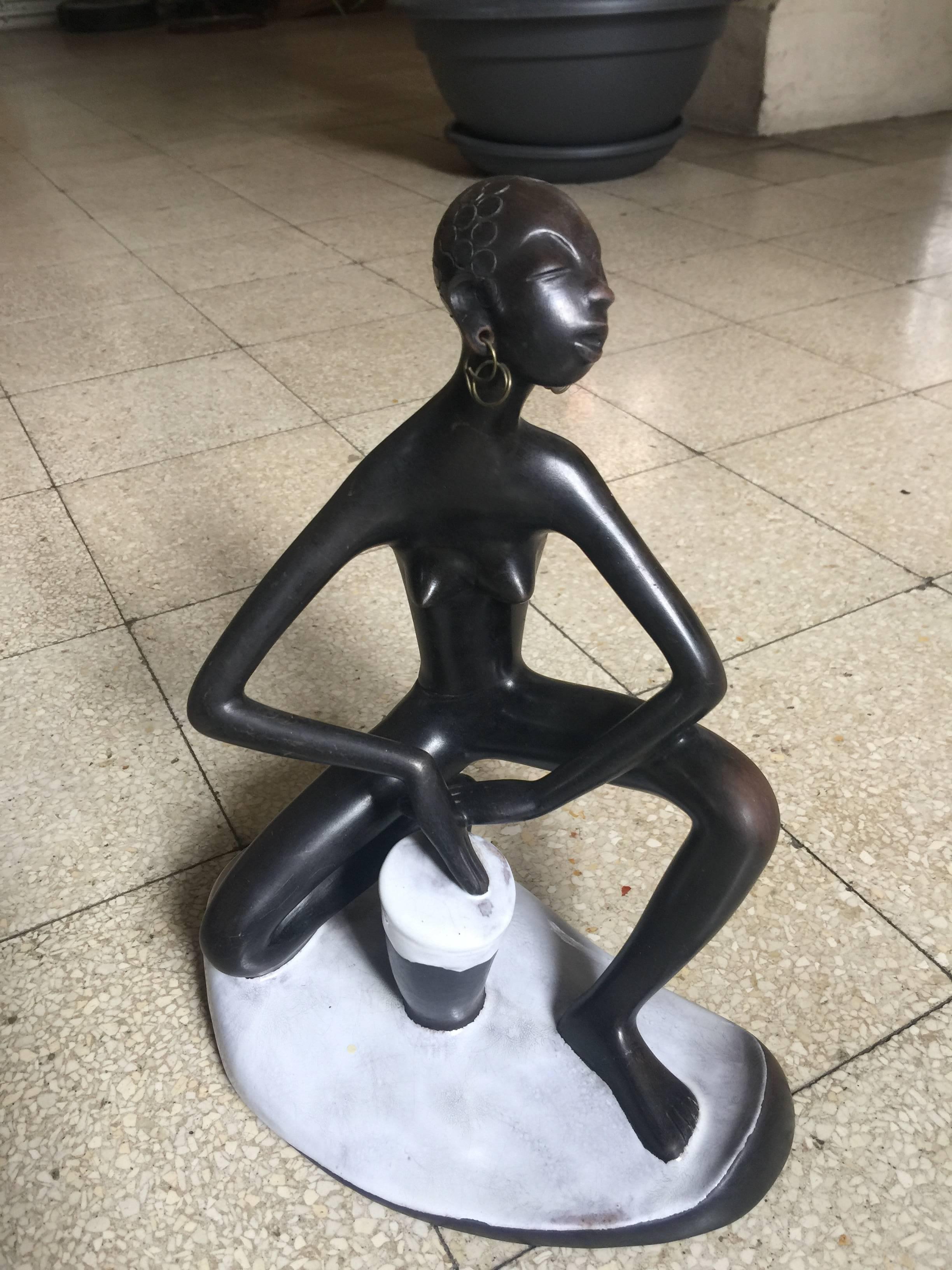 Mid-Century moderno Leopold Anzengruber, Vienna, in terracotta rifinita di nero in vendita