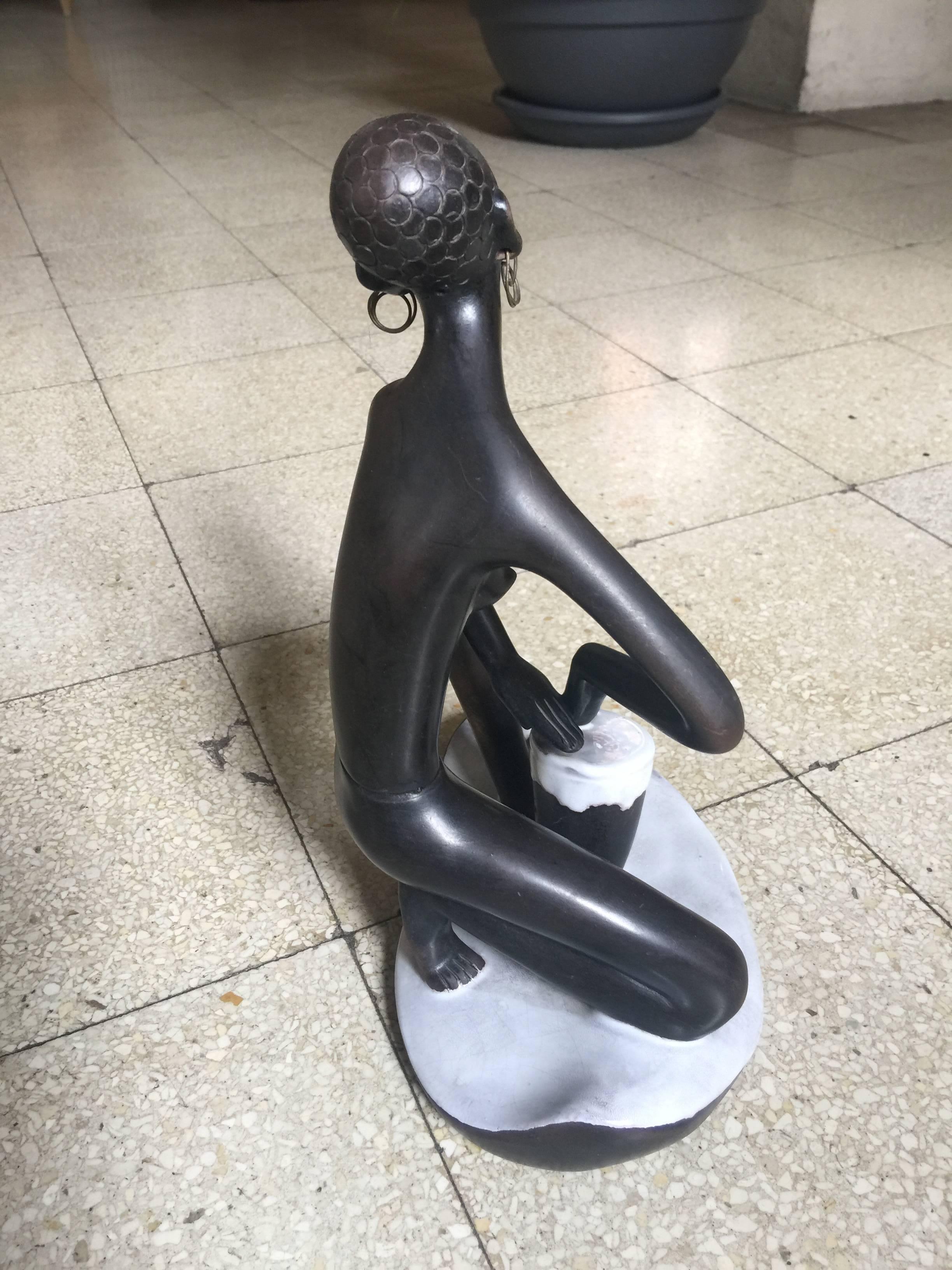 Leopold Anzengruber, Vienna, in terracotta rifinita di nero In condizioni ottime in vendita a Saint-Ouen, FR