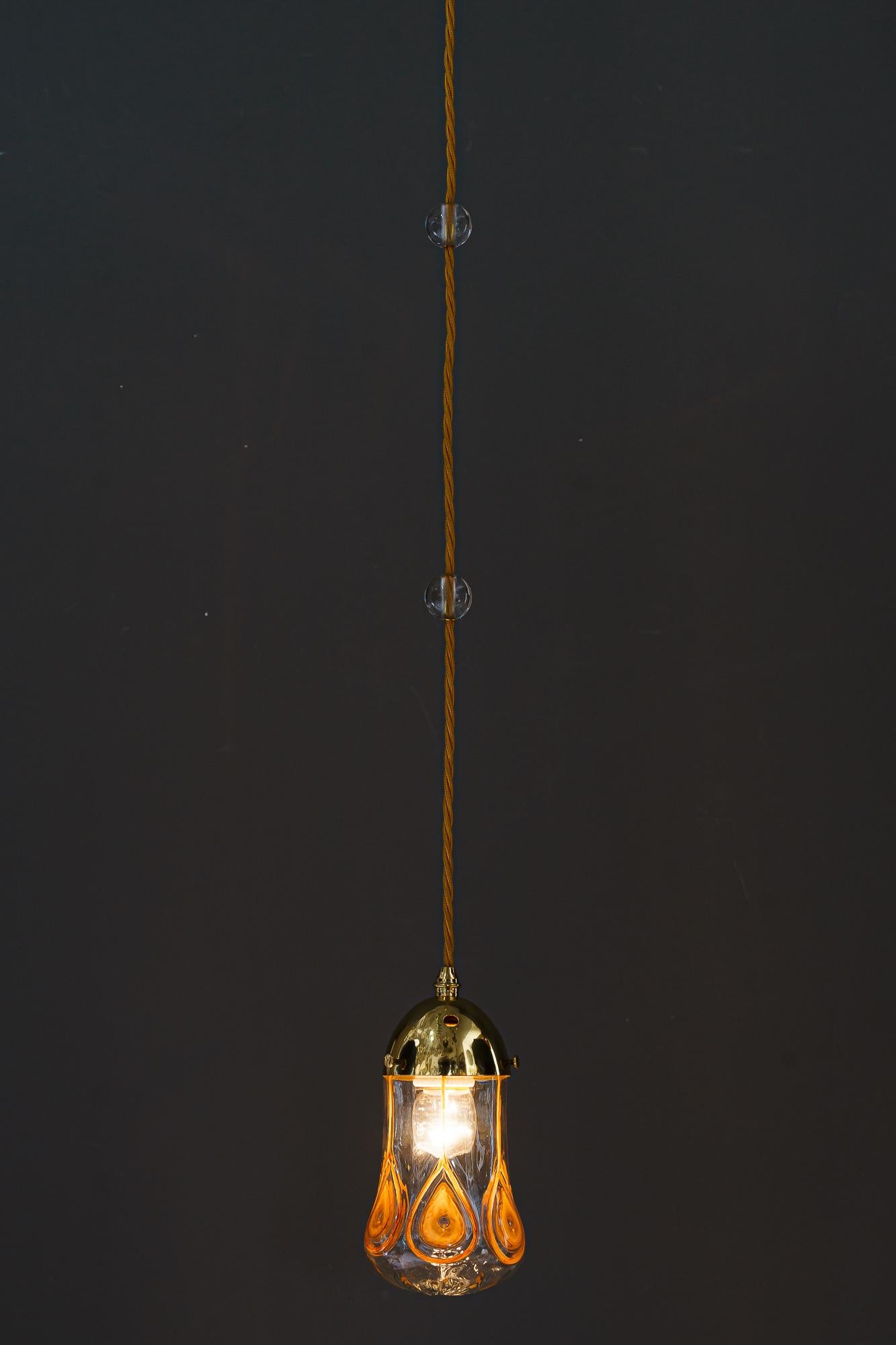 Pendentif Leopold Bauer avec abat-jour en verre Loetz Glass, Vienne, vers 1920 Bon état - En vente à Wien, AT