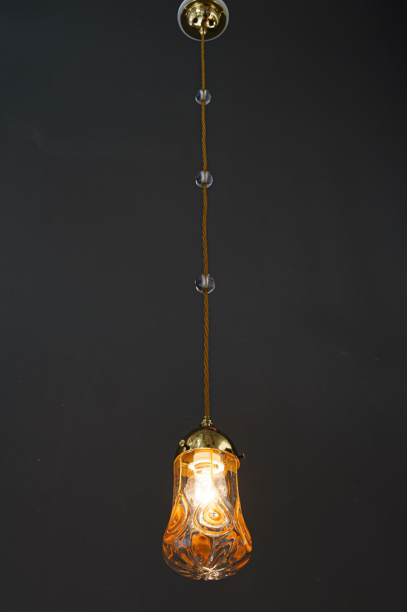 Pendentif Leopold Bauer avec abat-jour en verre Loetz Glass, Vienne, vers 1920 en vente 1
